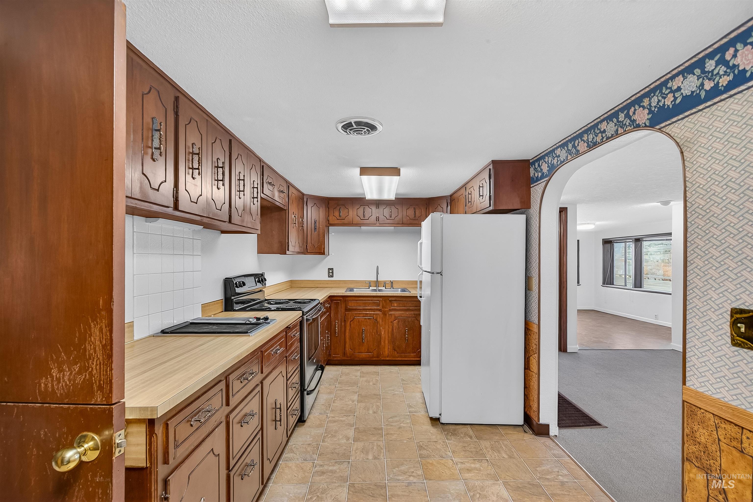 3010 Riverside Dr, Clarkston, Washington 99403, 4 Bedrooms, 1 Bathroom, Residential For Sale, Price $855,000, 98984830