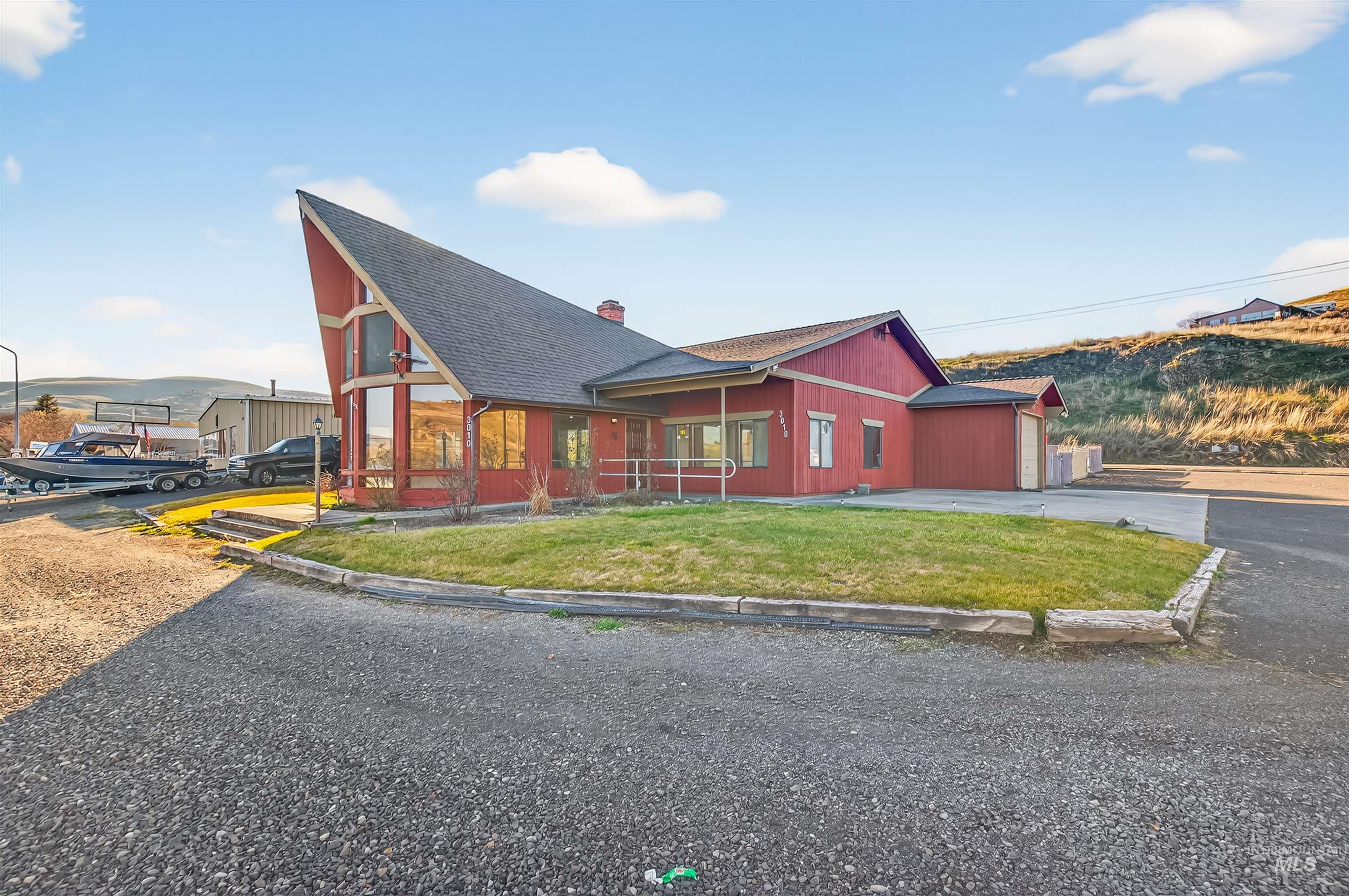 3010 Riverside Dr, Clarkston, Washington 99403, 4 Bedrooms, 1 Bathroom, Residential For Sale, Price $855,000, 98984830