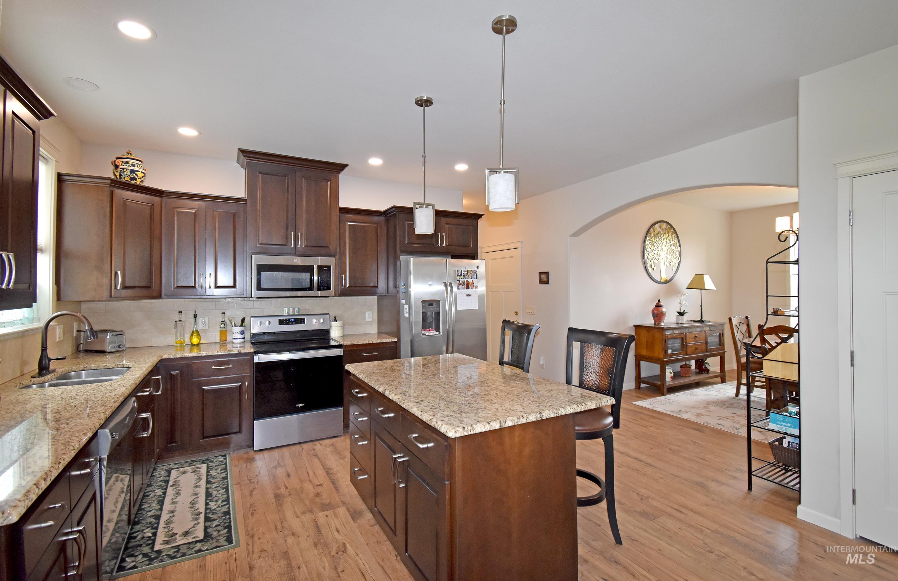 2550 Westridge Court, Clarkston, Washington 99403, 3 Bedrooms, 2 Bathrooms, Residential For Sale, Price $569,000, 98984834