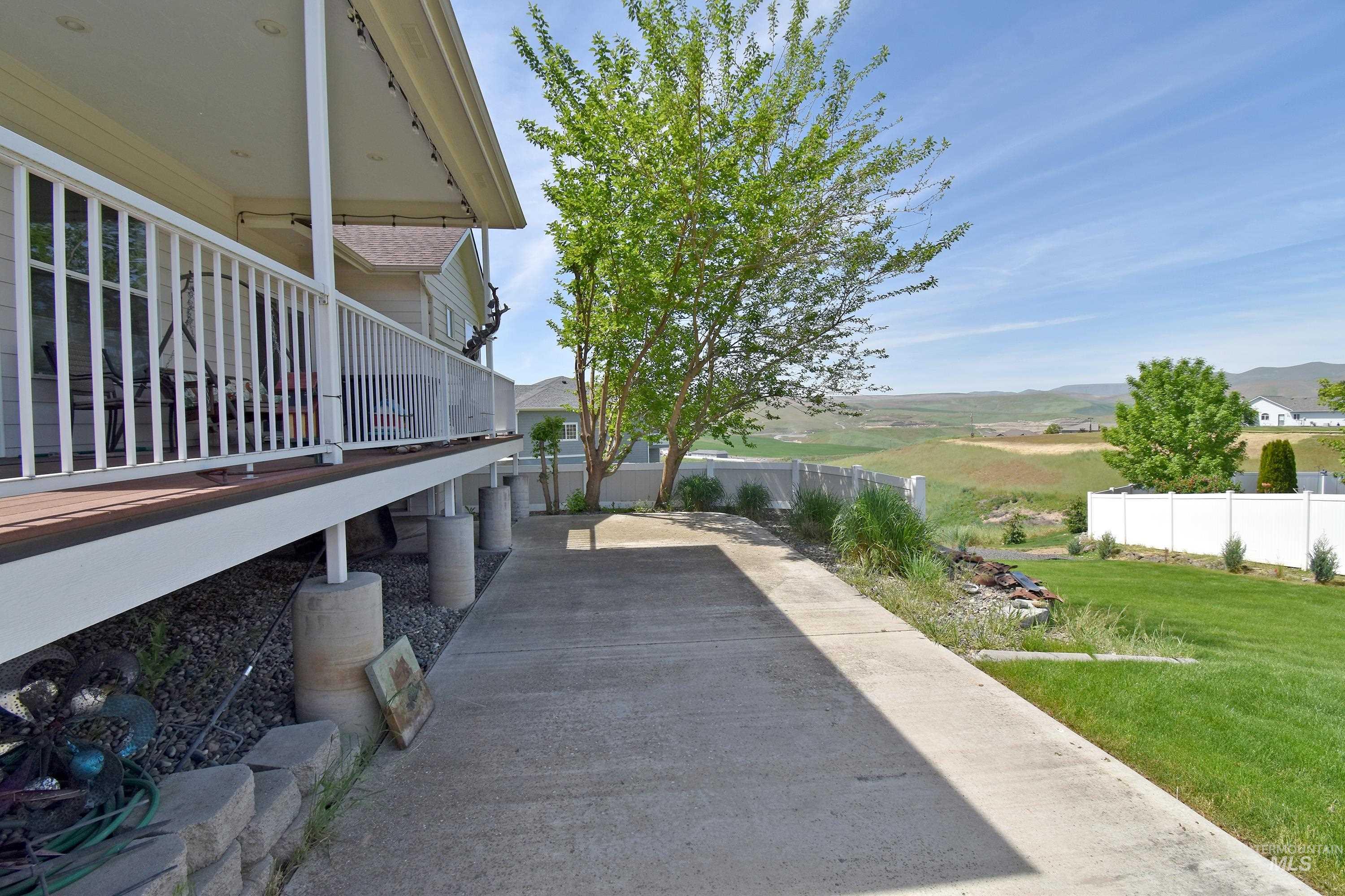 2550 Westridge Court, Clarkston, Washington 99403, 3 Bedrooms, 2 Bathrooms, Residential For Sale, Price $569,000, 98984834