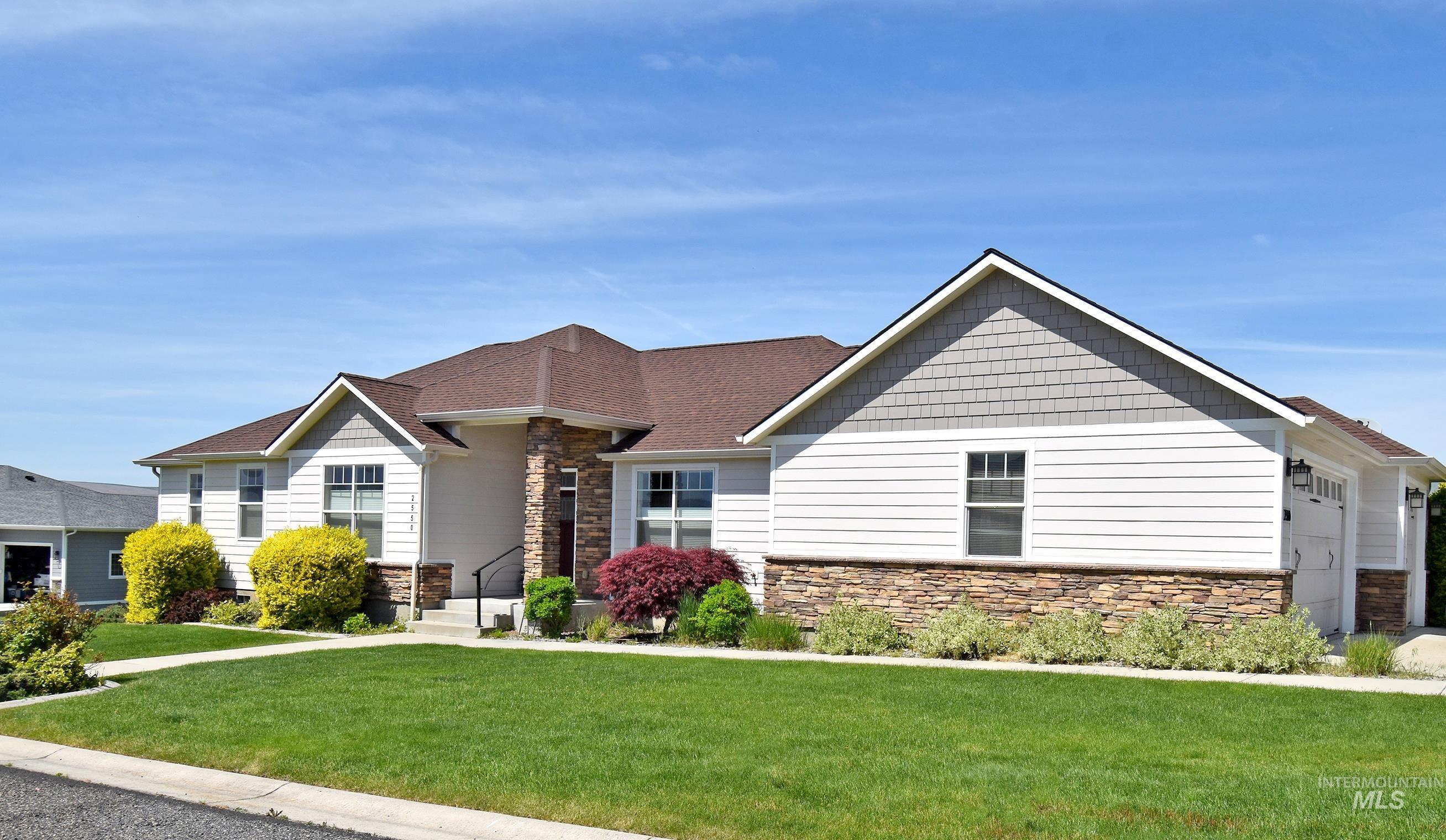 2550 Westridge Court, Clarkston, Washington 99403, 3 Bedrooms, 2 Bathrooms, Residential For Sale, Price $569,000, 98984834
