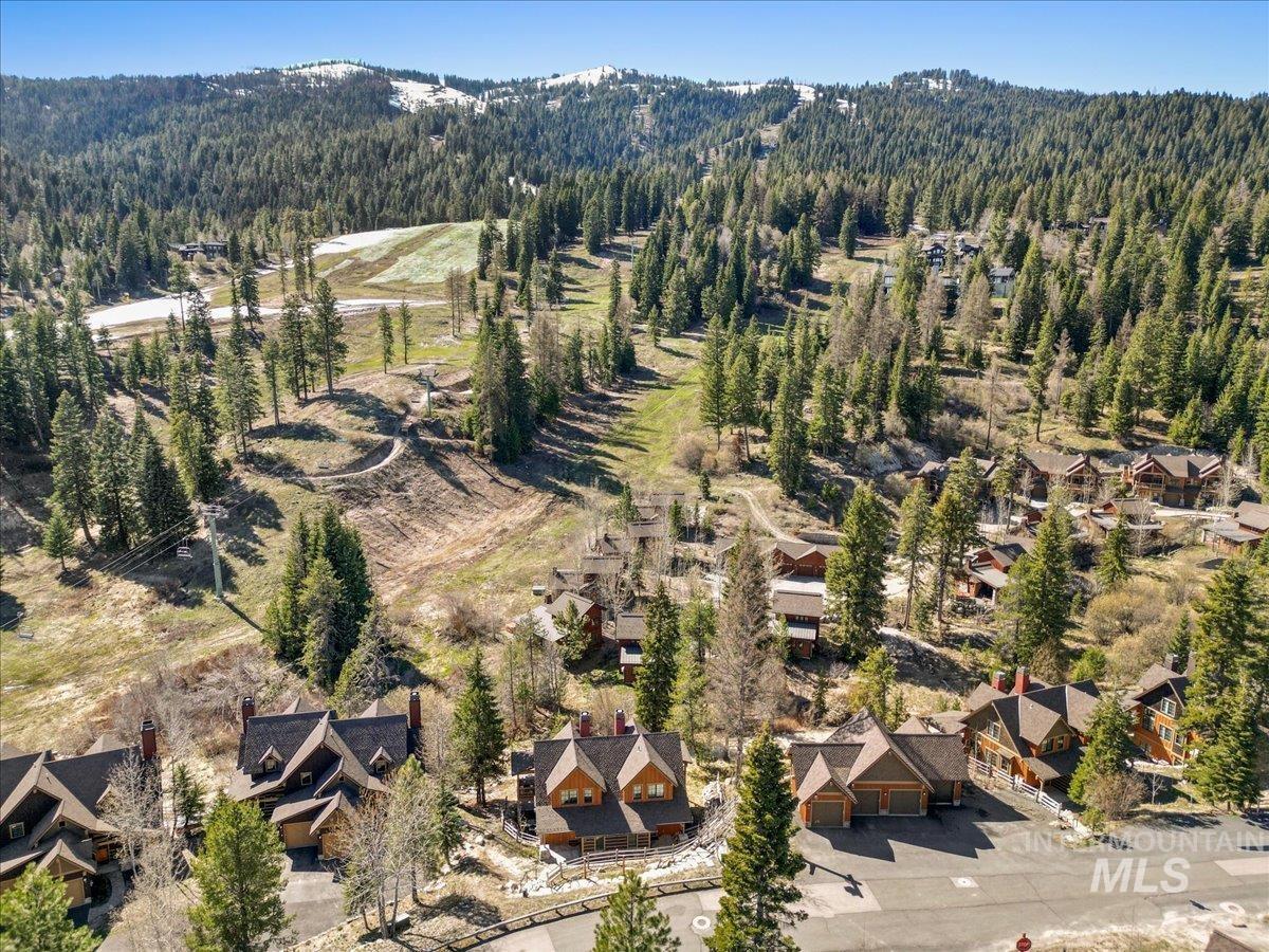67 Golden Bar Ct, Donnelly, Idaho 83615, 2 Bedrooms, 3 Bathrooms, Residential For Sale, Price $1,185,000, 98984835