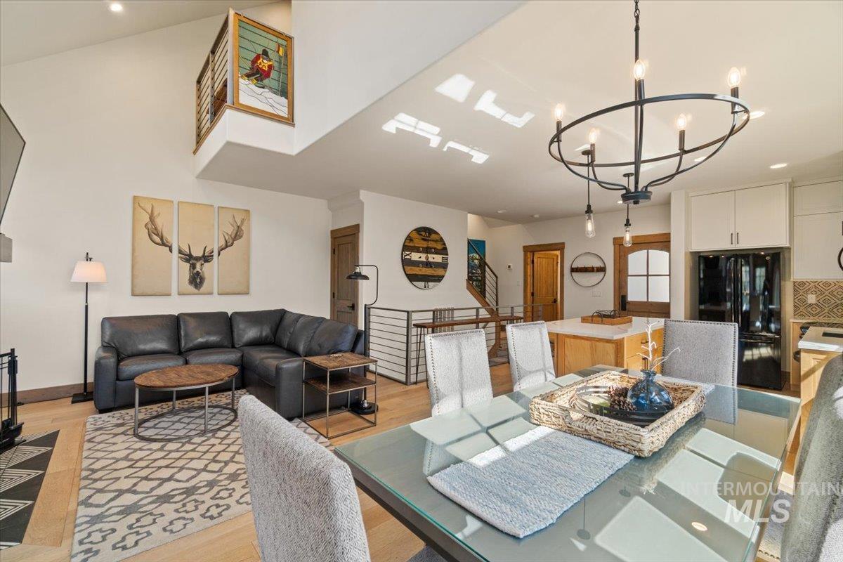 67 Golden Bar Ct, Donnelly, Idaho 83615, 2 Bedrooms, 3 Bathrooms, Residential For Sale, Price $1,185,000, 98984835