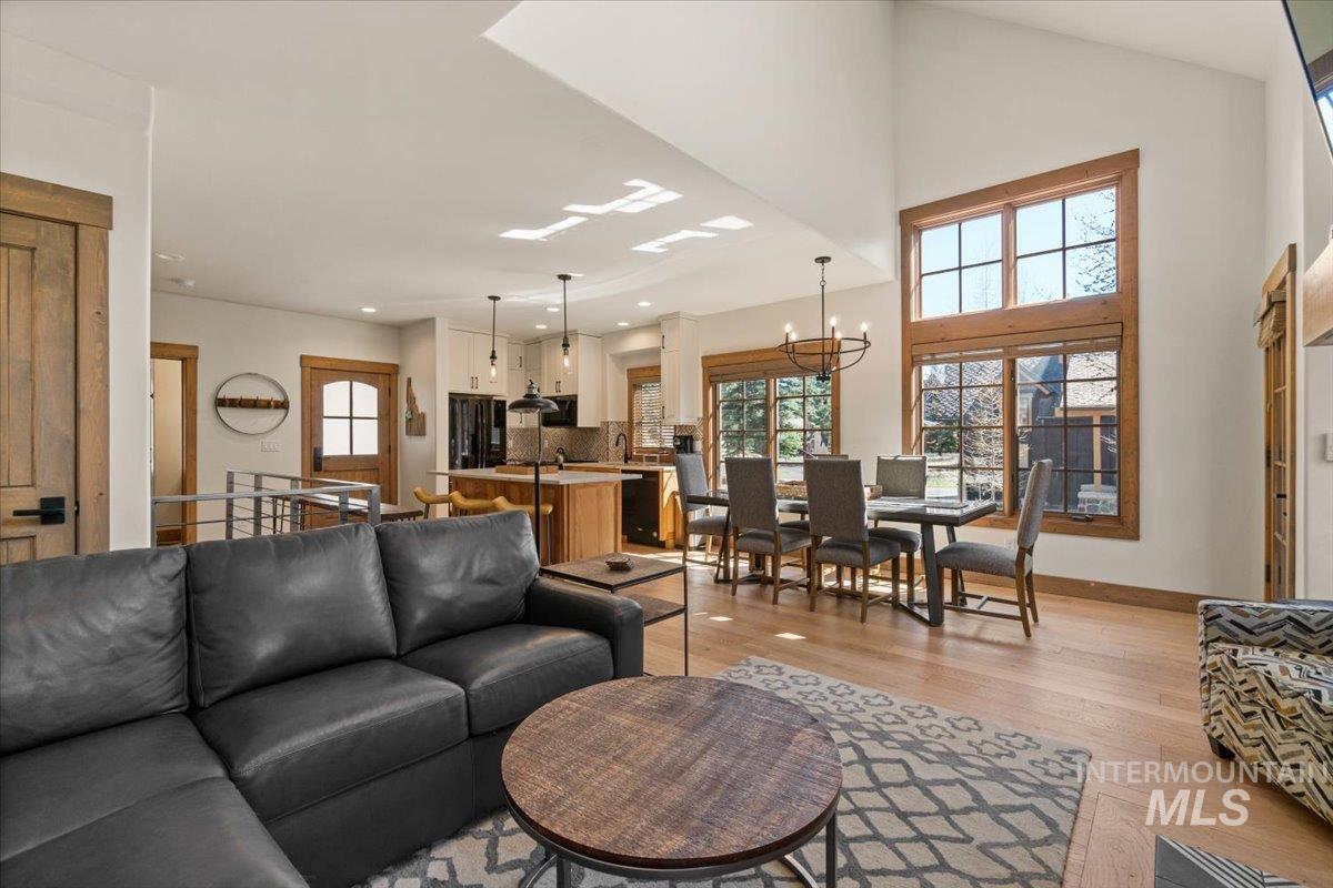 67 Golden Bar Ct, Donnelly, Idaho 83615, 2 Bedrooms, 3 Bathrooms, Residential For Sale, Price $1,185,000, 98984835