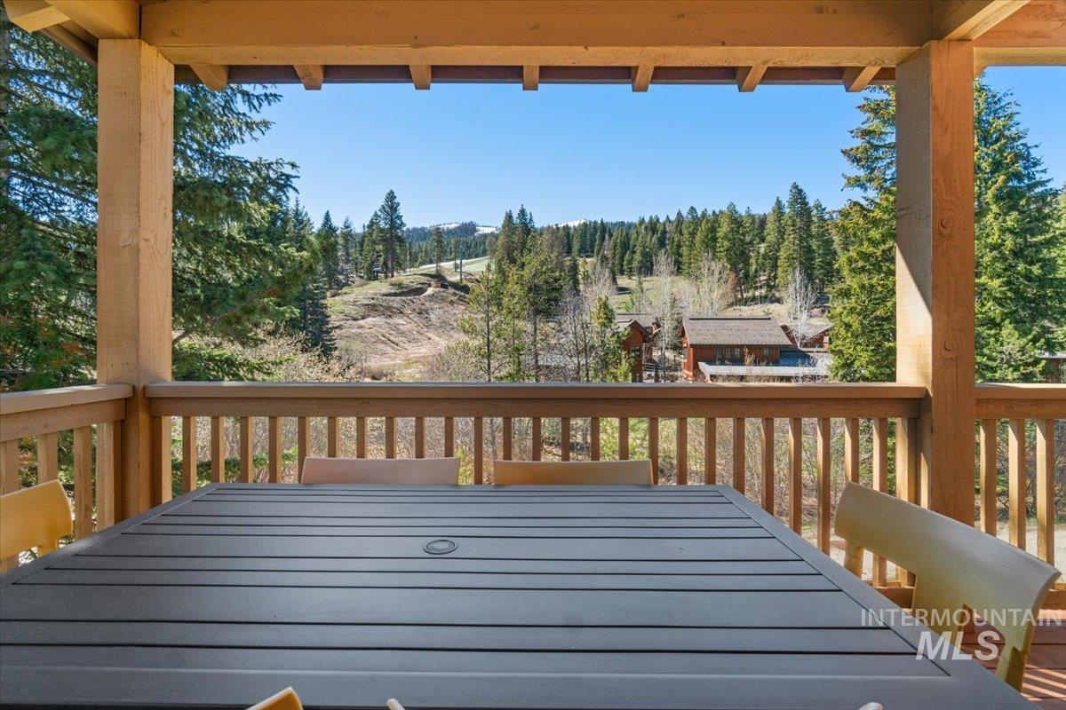 67 Golden Bar Ct, Donnelly, Idaho 83615, 2 Bedrooms, 3 Bathrooms, Residential For Sale, Price $1,185,000, 98984835