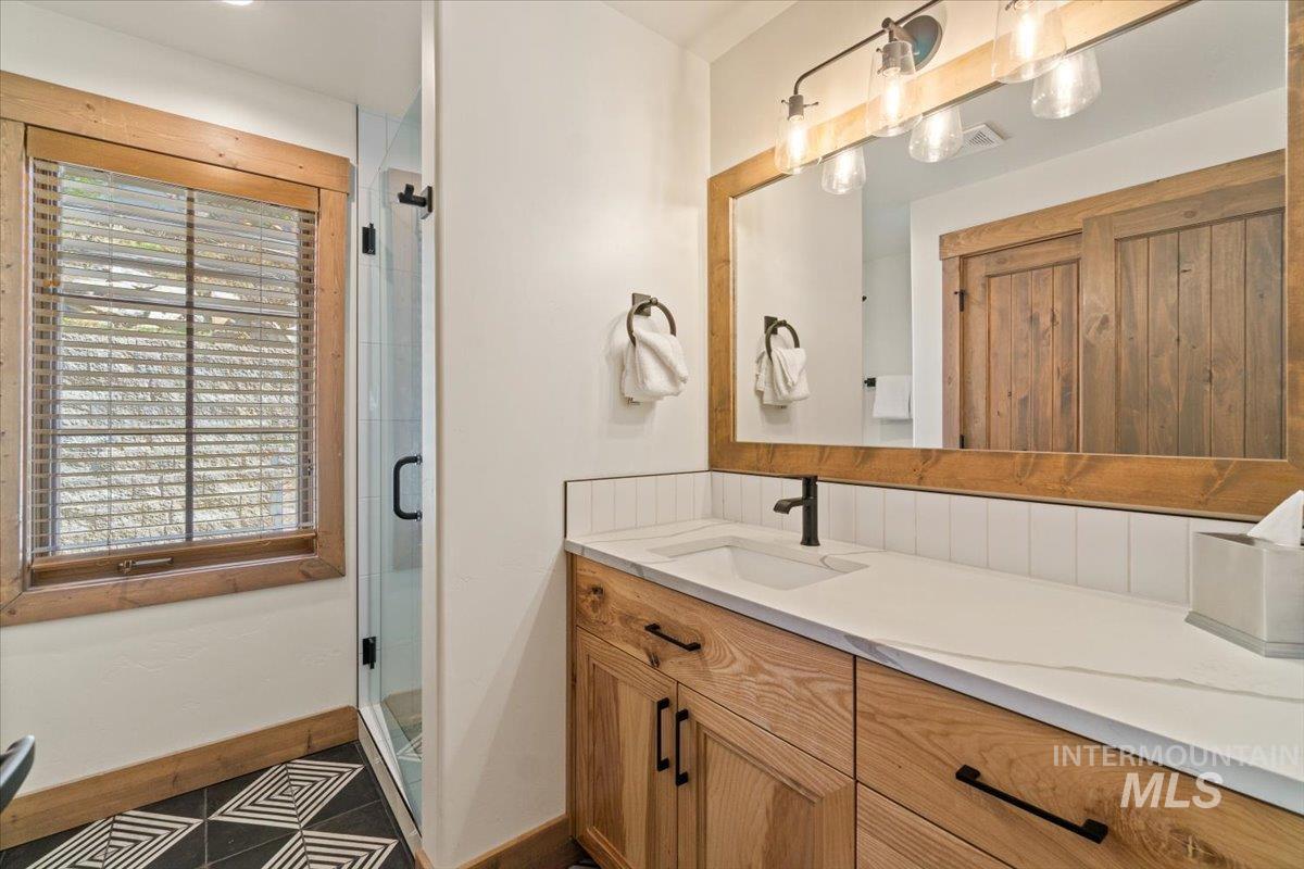 67 Golden Bar Ct, Donnelly, Idaho 83615, 2 Bedrooms, 3 Bathrooms, Residential For Sale, Price $1,185,000, 98984835