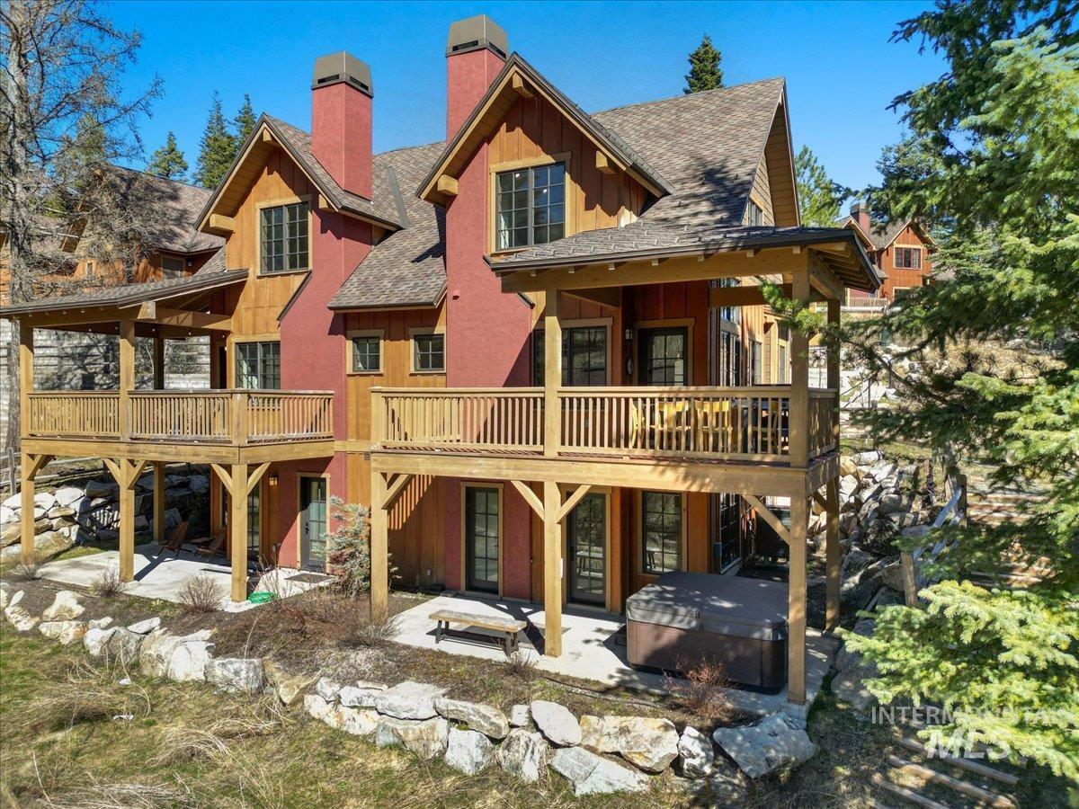 67 Golden Bar Ct, Donnelly, Idaho 83615, 2 Bedrooms, 3 Bathrooms, Residential For Sale, Price $1,185,000, 98984835