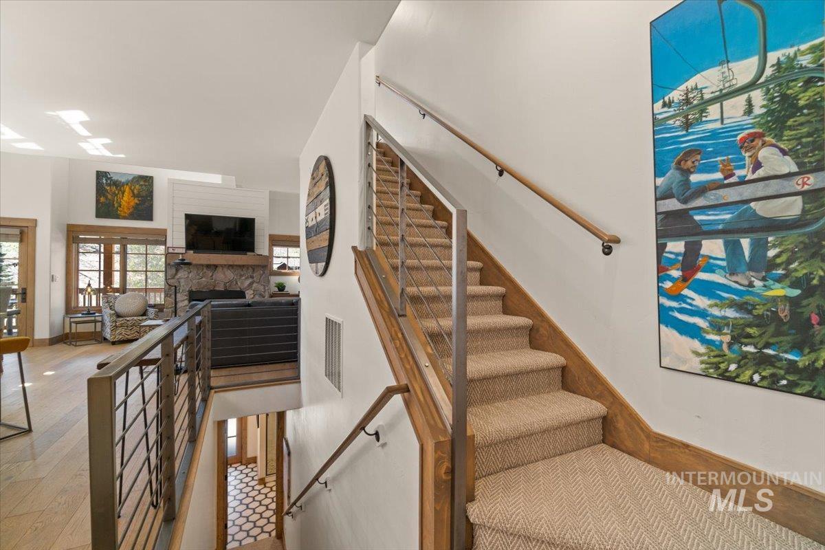 67 Golden Bar Ct, Donnelly, Idaho 83615, 2 Bedrooms, 3 Bathrooms, Residential For Sale, Price $1,185,000, 98984835