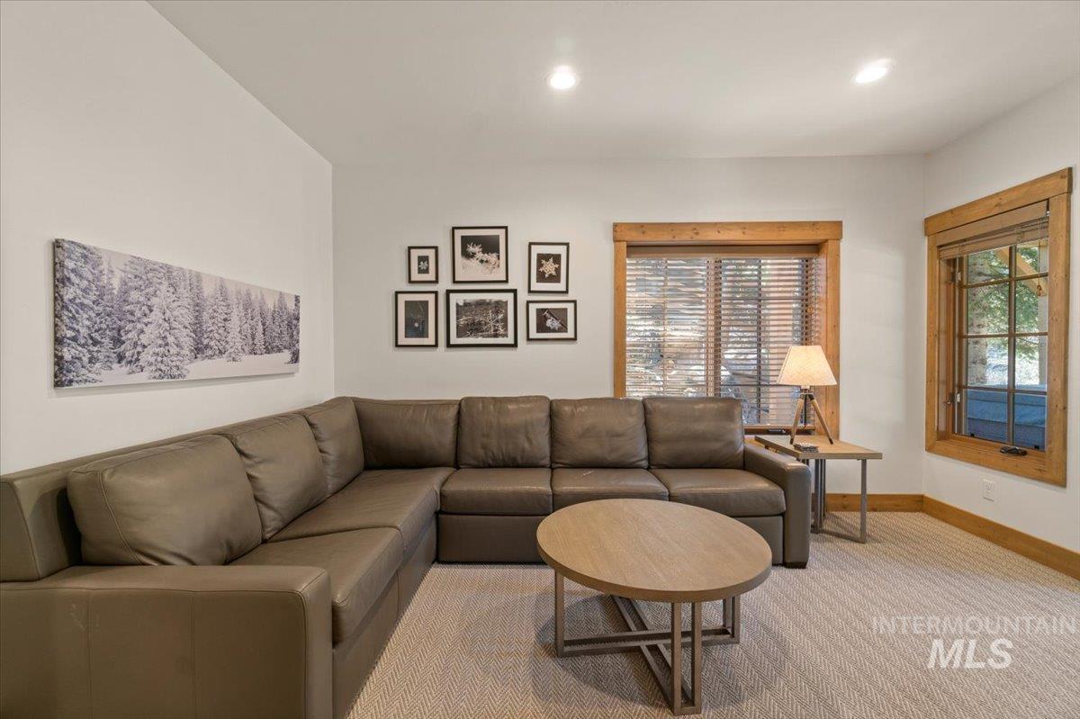 67 Golden Bar Ct, Donnelly, Idaho 83615, 2 Bedrooms, 3 Bathrooms, Residential For Sale, Price $1,185,000, 98984835