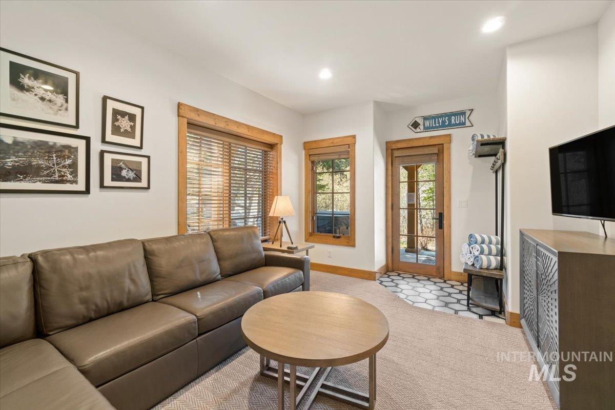 67 Golden Bar Ct, Donnelly, Idaho 83615, 2 Bedrooms, 3 Bathrooms, Residential For Sale, Price $1,185,000, 98984835