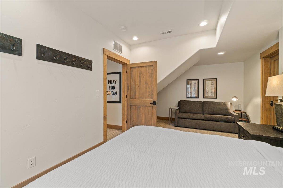 67 Golden Bar Ct, Donnelly, Idaho 83615, 2 Bedrooms, 3 Bathrooms, Residential For Sale, Price $1,185,000, 98984835