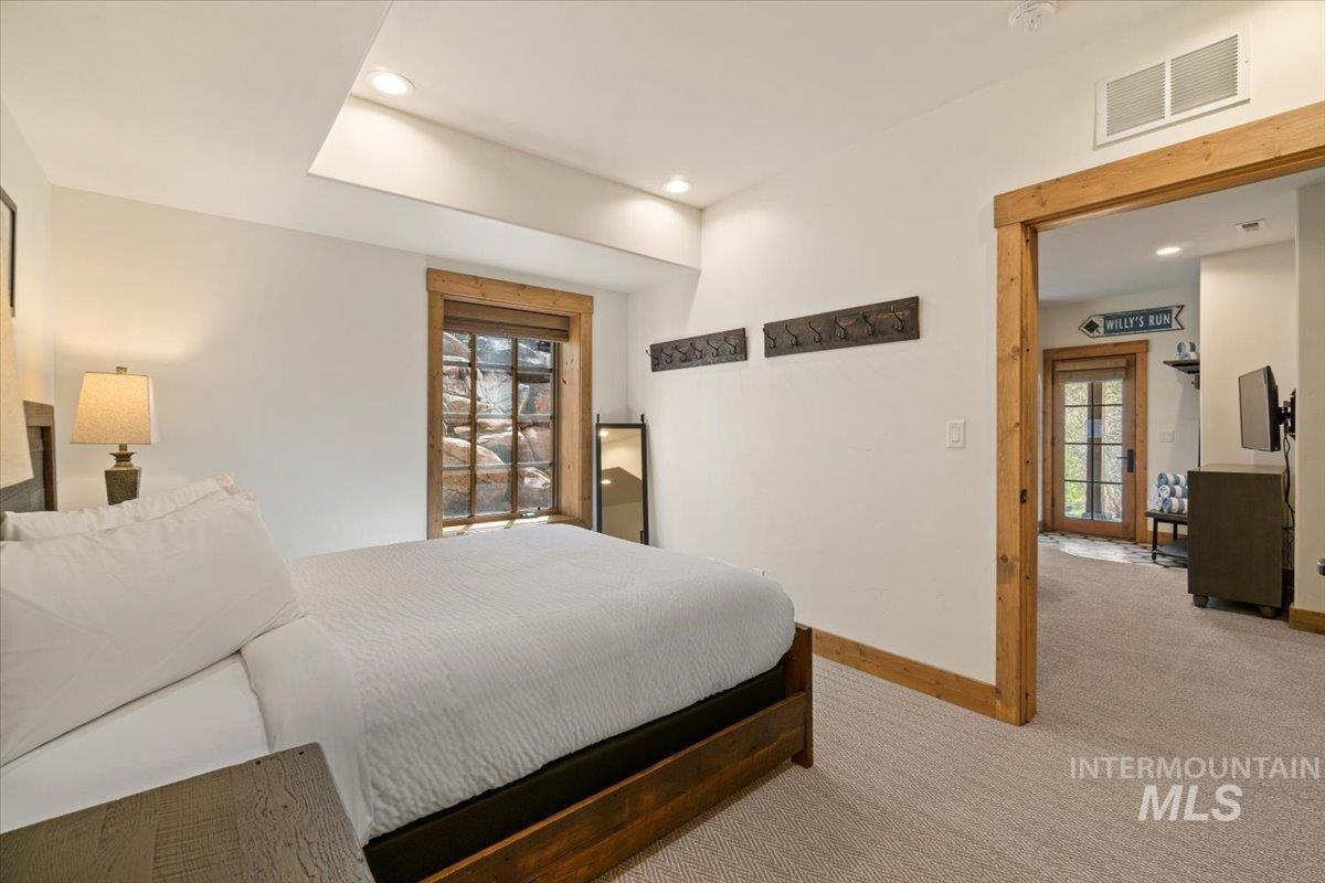 67 Golden Bar Ct, Donnelly, Idaho 83615, 2 Bedrooms, 3 Bathrooms, Residential For Sale, Price $1,185,000, 98984835