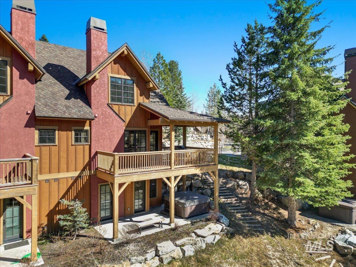 67 Golden Bar Ct, Donnelly, Idaho 83615, 2 Bedrooms, 3 Bathrooms, Residential For Sale, Price $1,185,000, 98984835