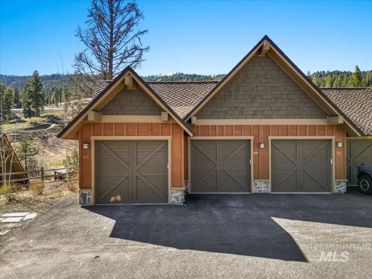 67 Golden Bar Ct, Donnelly, Idaho 83615, 2 Bedrooms, 3 Bathrooms, Residential For Sale, Price $1,185,000, 98984835