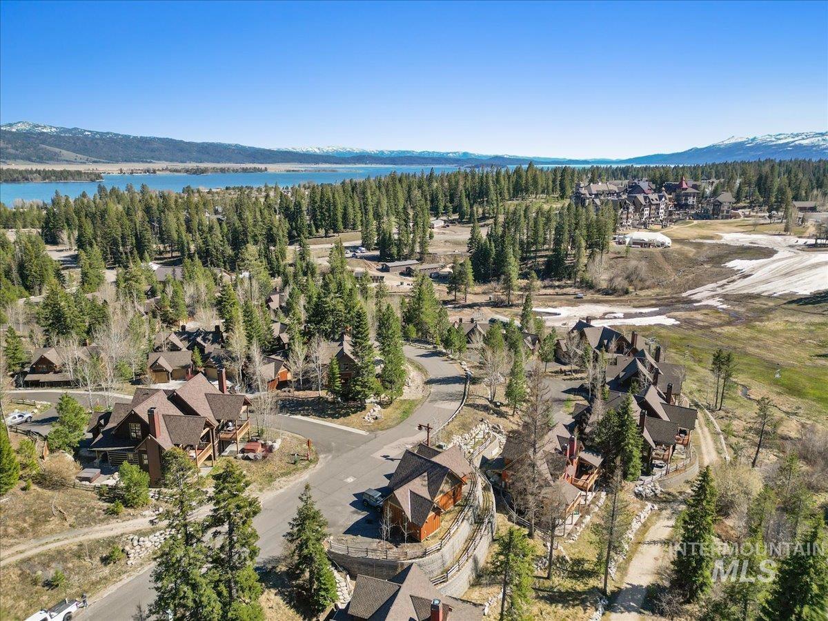 67 Golden Bar Ct, Donnelly, Idaho 83615, 2 Bedrooms, 3 Bathrooms, Residential For Sale, Price $1,185,000, 98984835