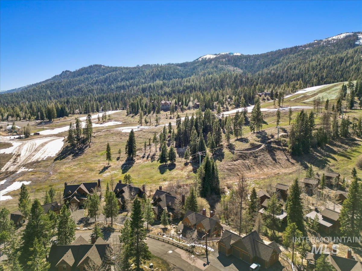 67 Golden Bar Ct, Donnelly, Idaho 83615, 2 Bedrooms, 3 Bathrooms, Residential For Sale, Price $1,185,000, 98984835