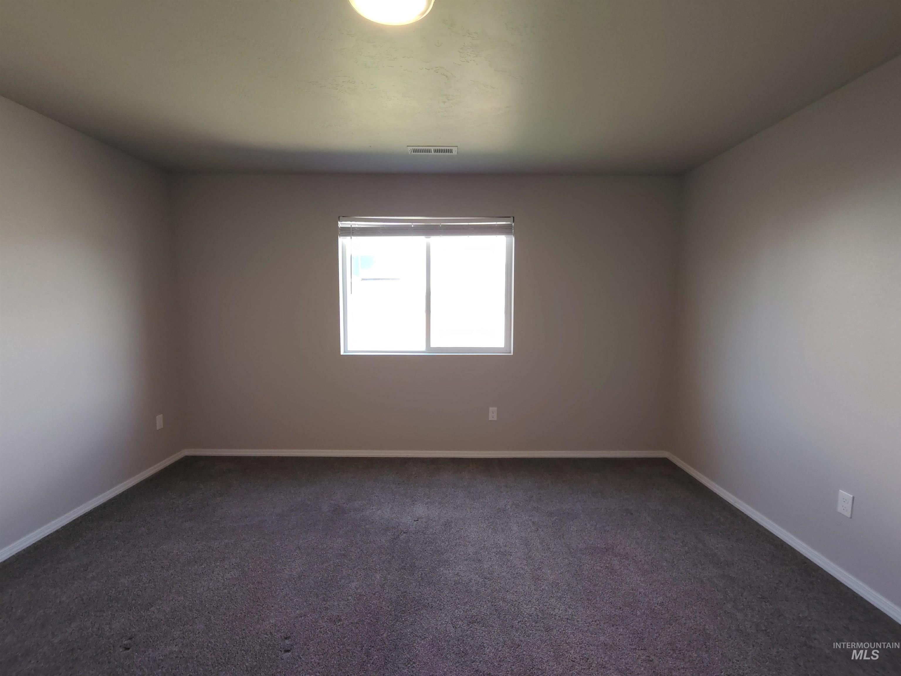890 SW Crested St, Mountain Home, Idaho 83647-2630, 3 Bedrooms, 2 Bathrooms, Residential For Sale, Price $260,000, 98984838