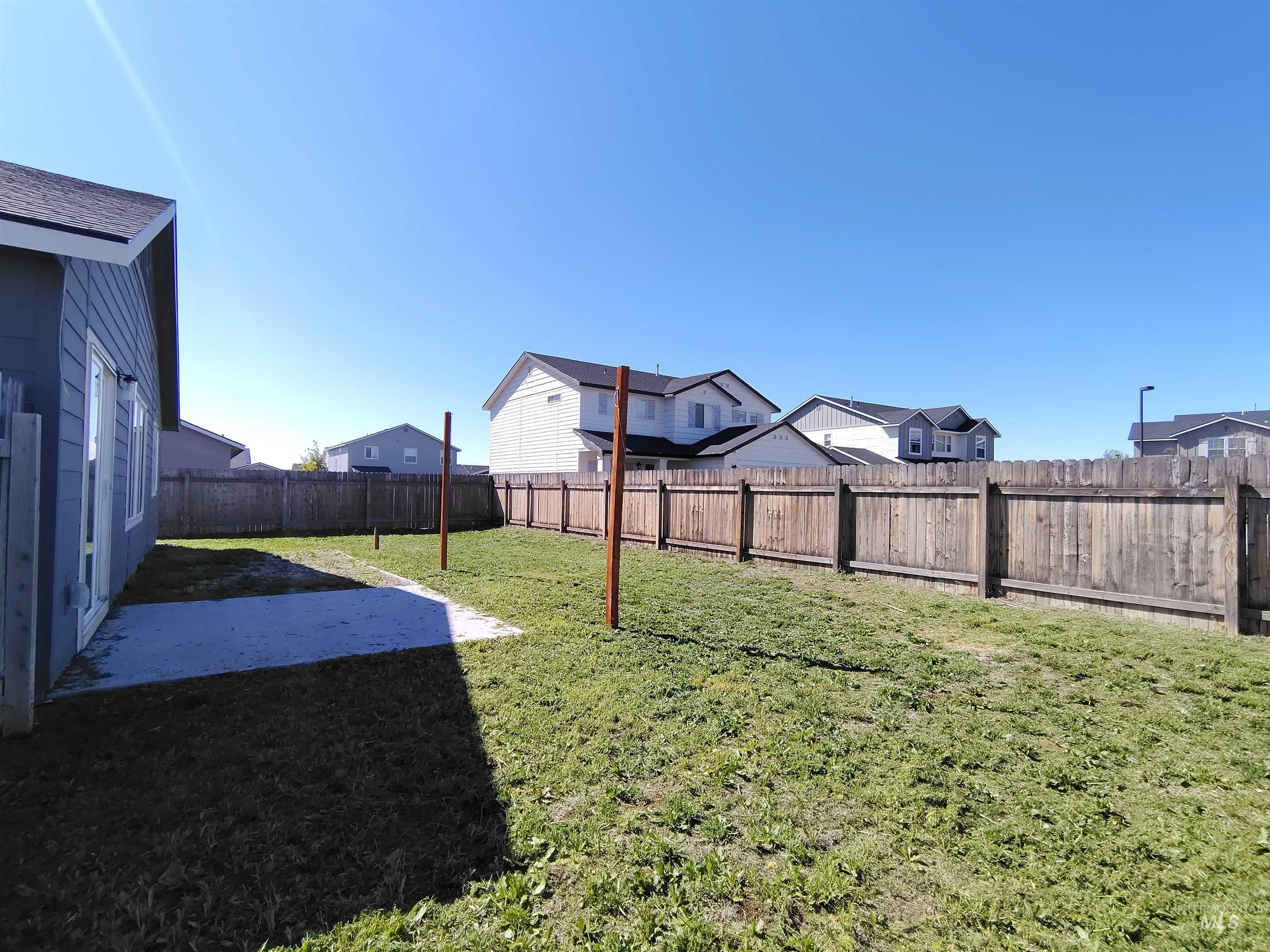 890 SW Crested St, Mountain Home, Idaho 83647-2630, 3 Bedrooms, 2 Bathrooms, Residential For Sale, Price $260,000, 98984838