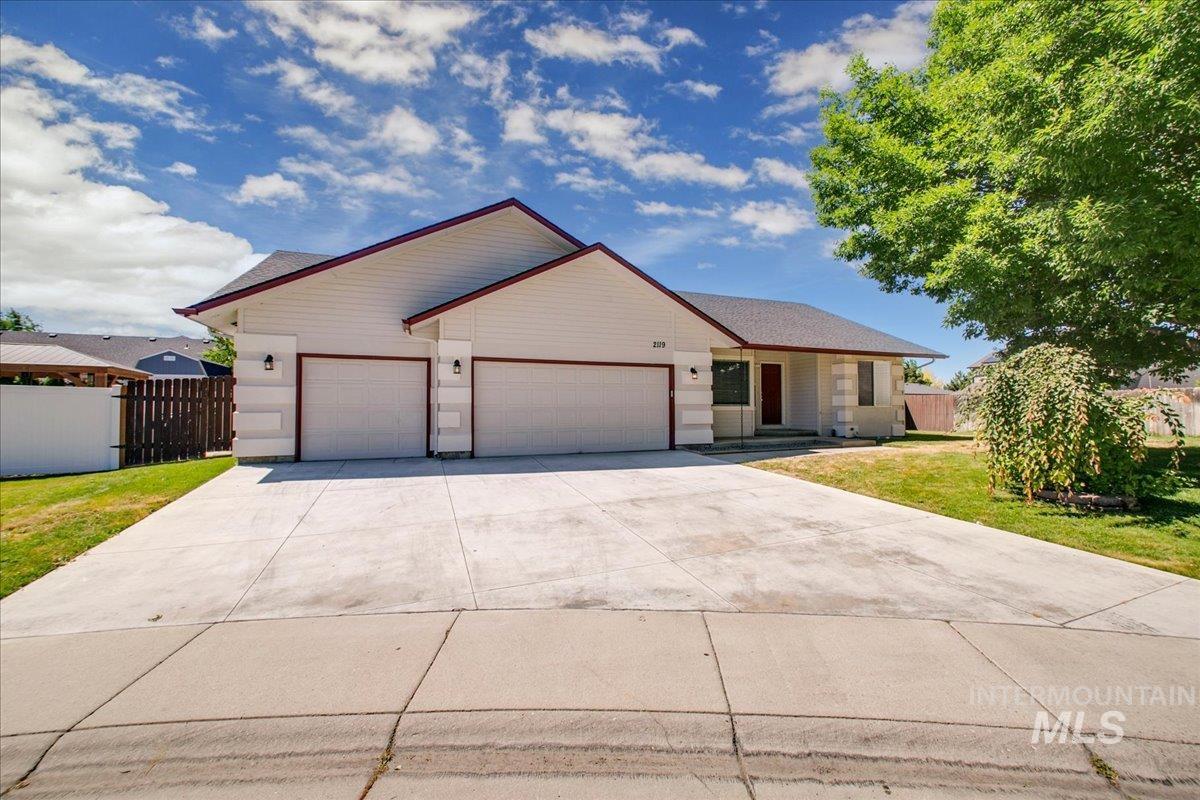 2119 W Roberts Ave, Nampa, Idaho 83651, 4 Bedrooms, 2 Bathrooms, Residential For Sale, Price $410,000, 98984844