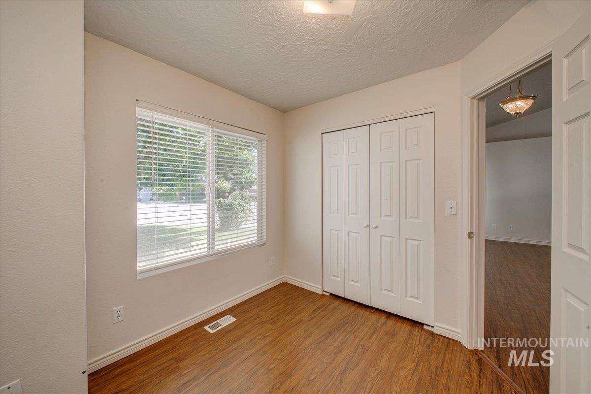 2119 W Roberts Ave, Nampa, Idaho 83651, 4 Bedrooms, 2 Bathrooms, Residential For Sale, Price $410,000, 98984844