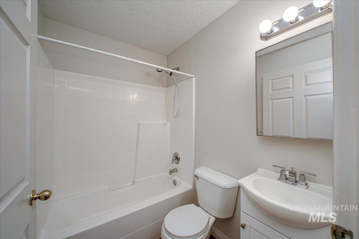 2119 W Roberts Ave, Nampa, Idaho 83651, 4 Bedrooms, 2 Bathrooms, Residential For Sale, Price $410,000, 98984844