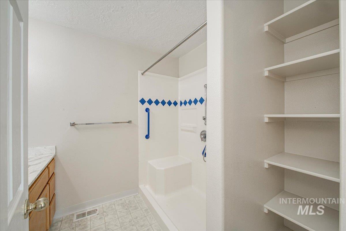 2119 W Roberts Ave, Nampa, Idaho 83651, 4 Bedrooms, 2 Bathrooms, Residential For Sale, Price $410,000, 98984844