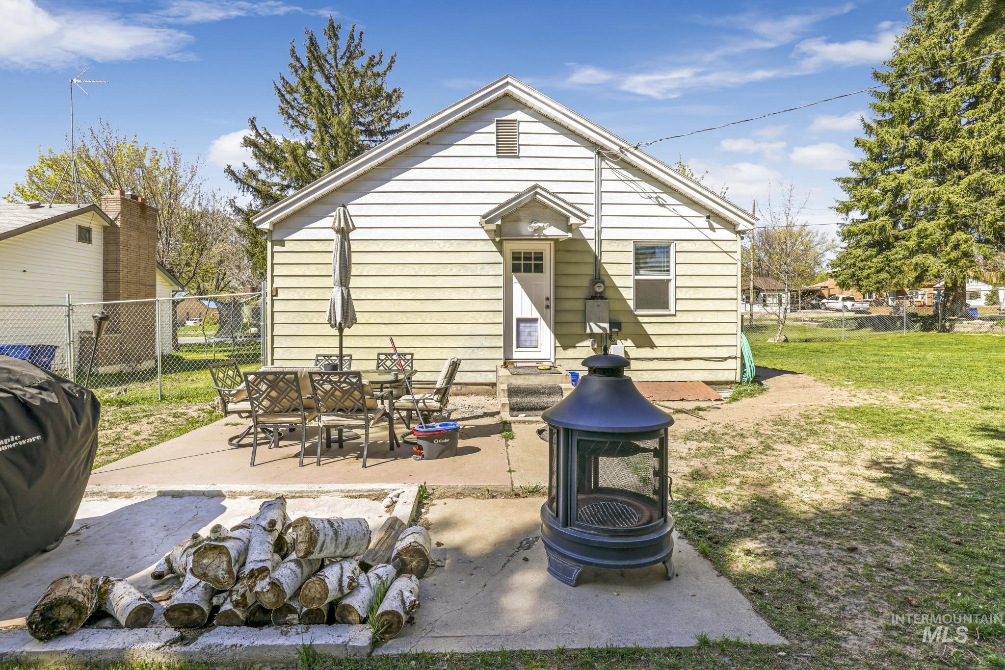 521 E Ave D, Jerome, Idaho 83338, 2 Bedrooms, 1 Bathroom, Residential For Sale, Price $265,000, 98984845