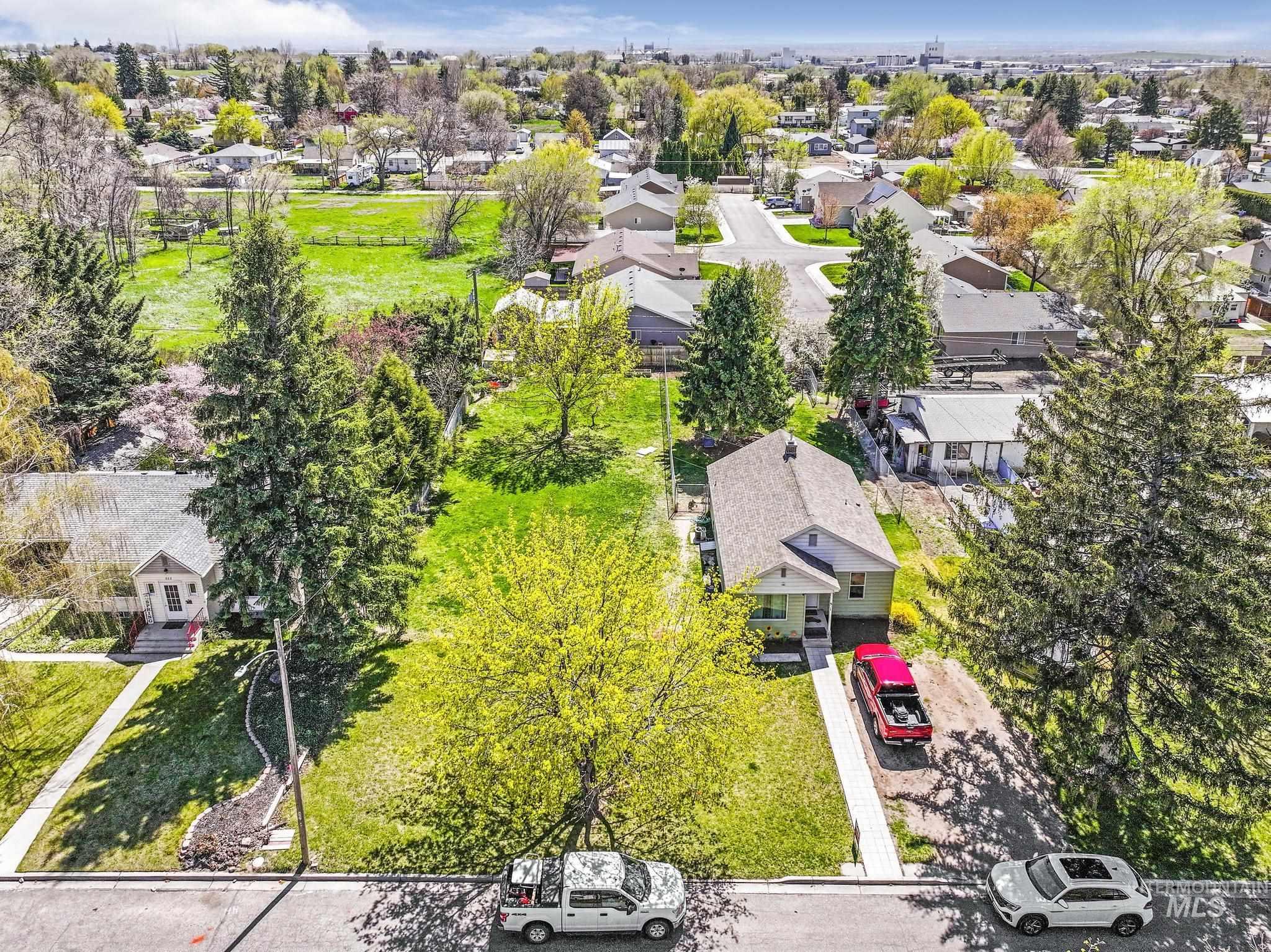 521 E Ave D, Jerome, Idaho 83338, 2 Bedrooms, 1 Bathroom, Residential For Sale, Price $265,000, 98984845