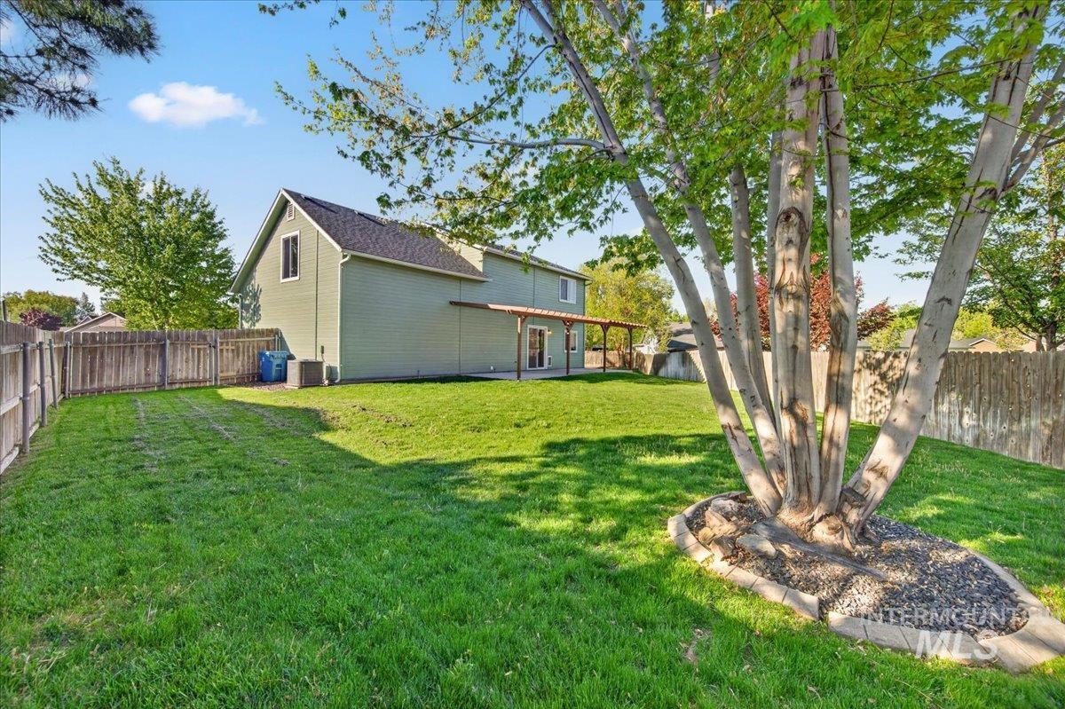 17095 N Freeman Ct, Nampa, Idaho 83687, 5 Bedrooms, 2.5 Bathrooms, Residential For Sale, Price $415,000, 98984847