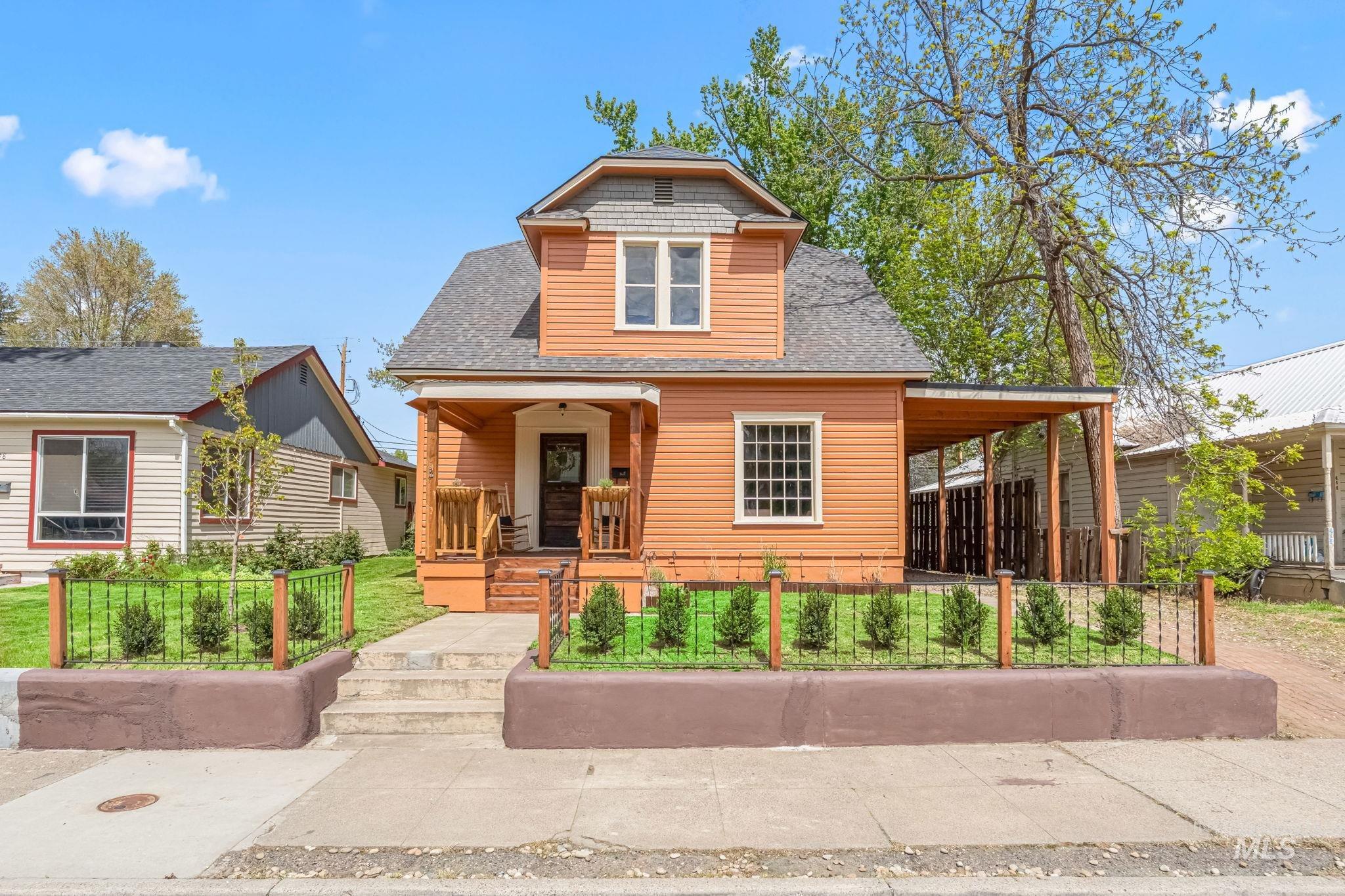 424 W Main St, Weiser, Idaho 83672, 4 Bedrooms, 3 Bathrooms, Residential For Sale, Price $475,011, 98984848