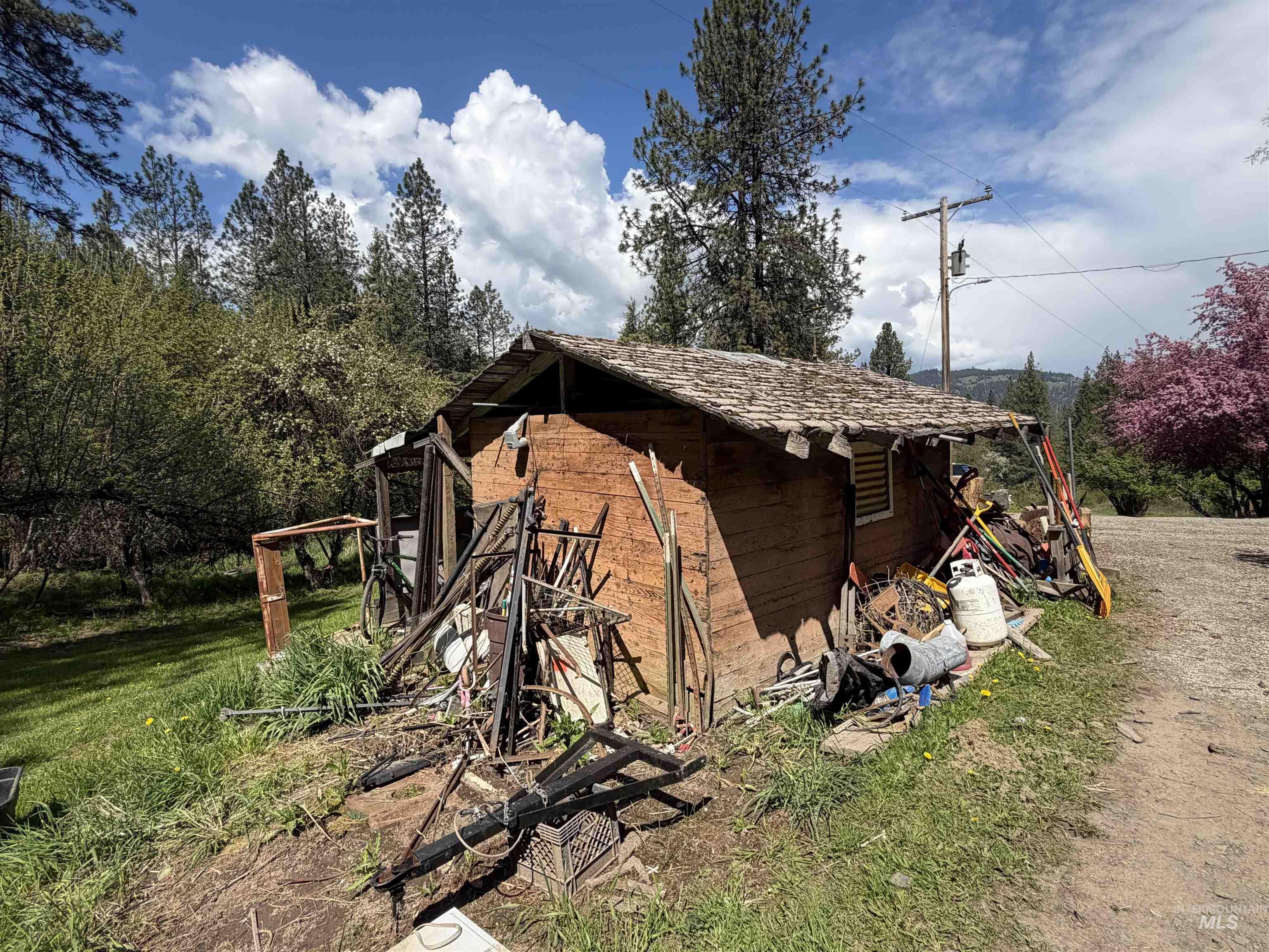 1238 O'Brien Road, Orofino, Idaho 83544, 6 Bedrooms, 2 Bathrooms, Residential For Sale, Price $330,000, 98984853