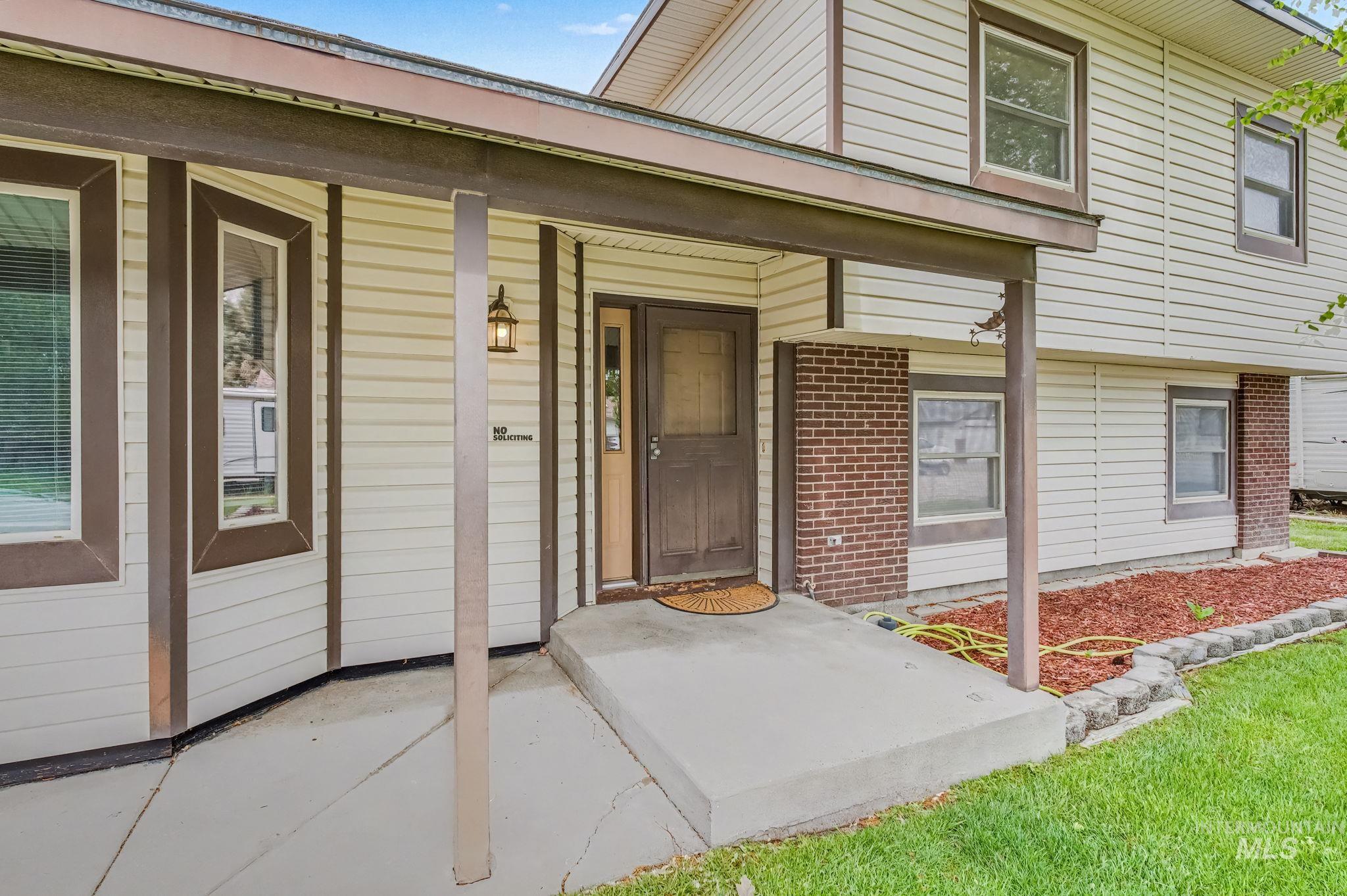 820 W 12th S., Mountain Home, Idaho 83647, 4 Bedrooms, 2.5 Bathrooms, Residential For Sale, Price $374,990, 98984855