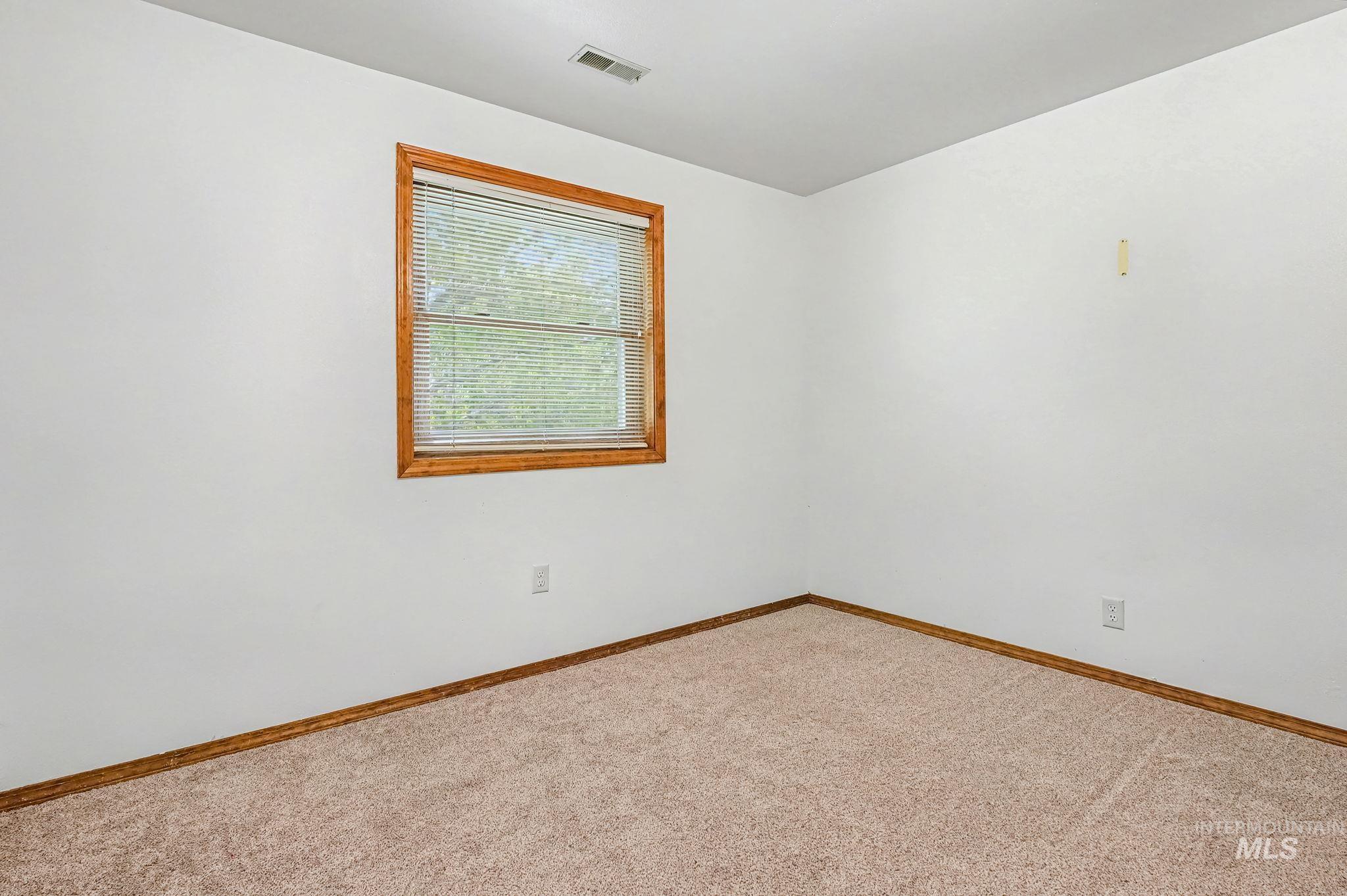820 W 12th S., Mountain Home, Idaho 83647, 4 Bedrooms, 2.5 Bathrooms, Residential For Sale, Price $374,990, 98984855