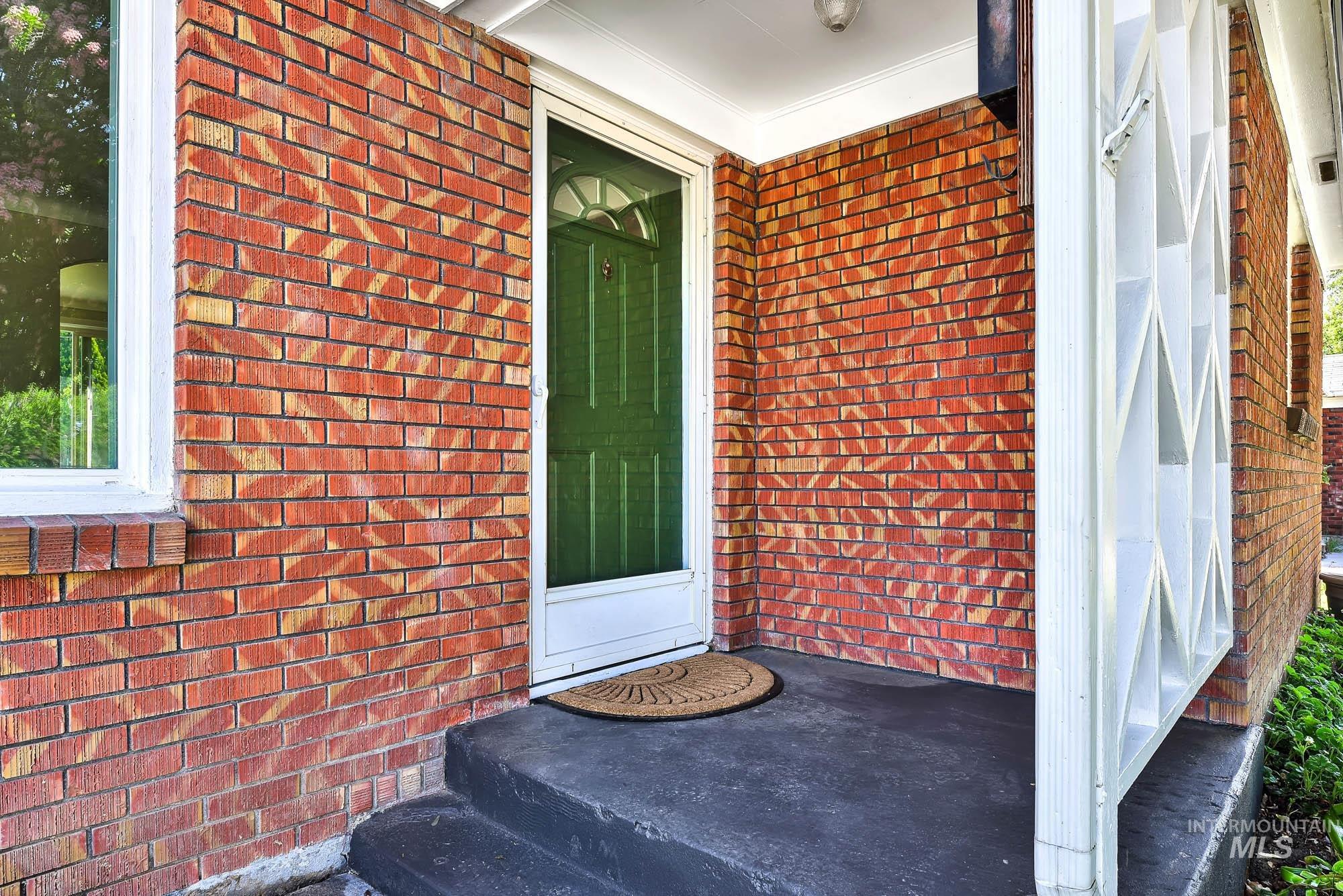 4813 W Edson, Boise, Idaho 83705, 2 Bedrooms, 1 Bathroom, Residential For Sale, Price $365,000, 98984856