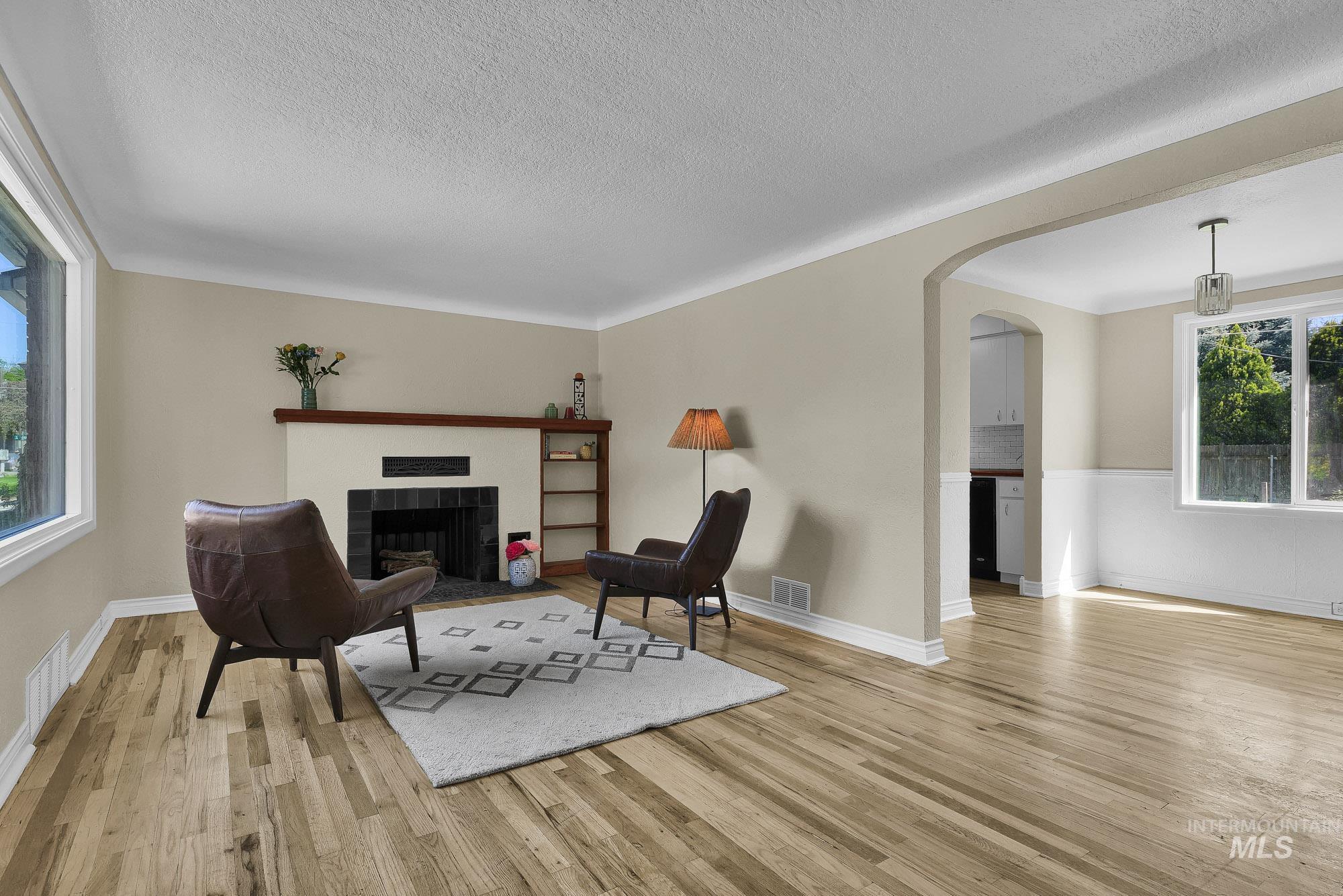 4813 W Edson, Boise, Idaho 83705, 2 Bedrooms, 1 Bathroom, Residential For Sale, Price $365,000, 98984856