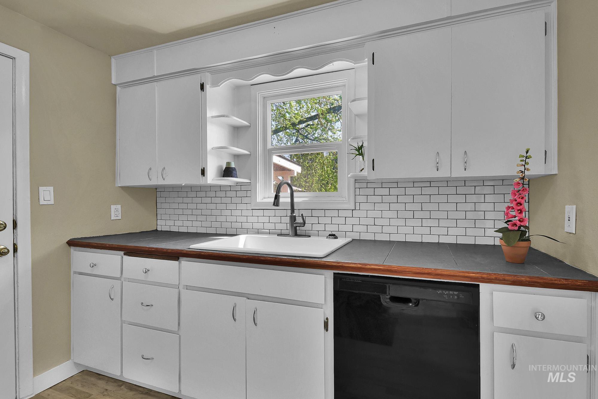 4813 W Edson, Boise, Idaho 83705, 2 Bedrooms, 1 Bathroom, Residential For Sale, Price $365,000, 98984856