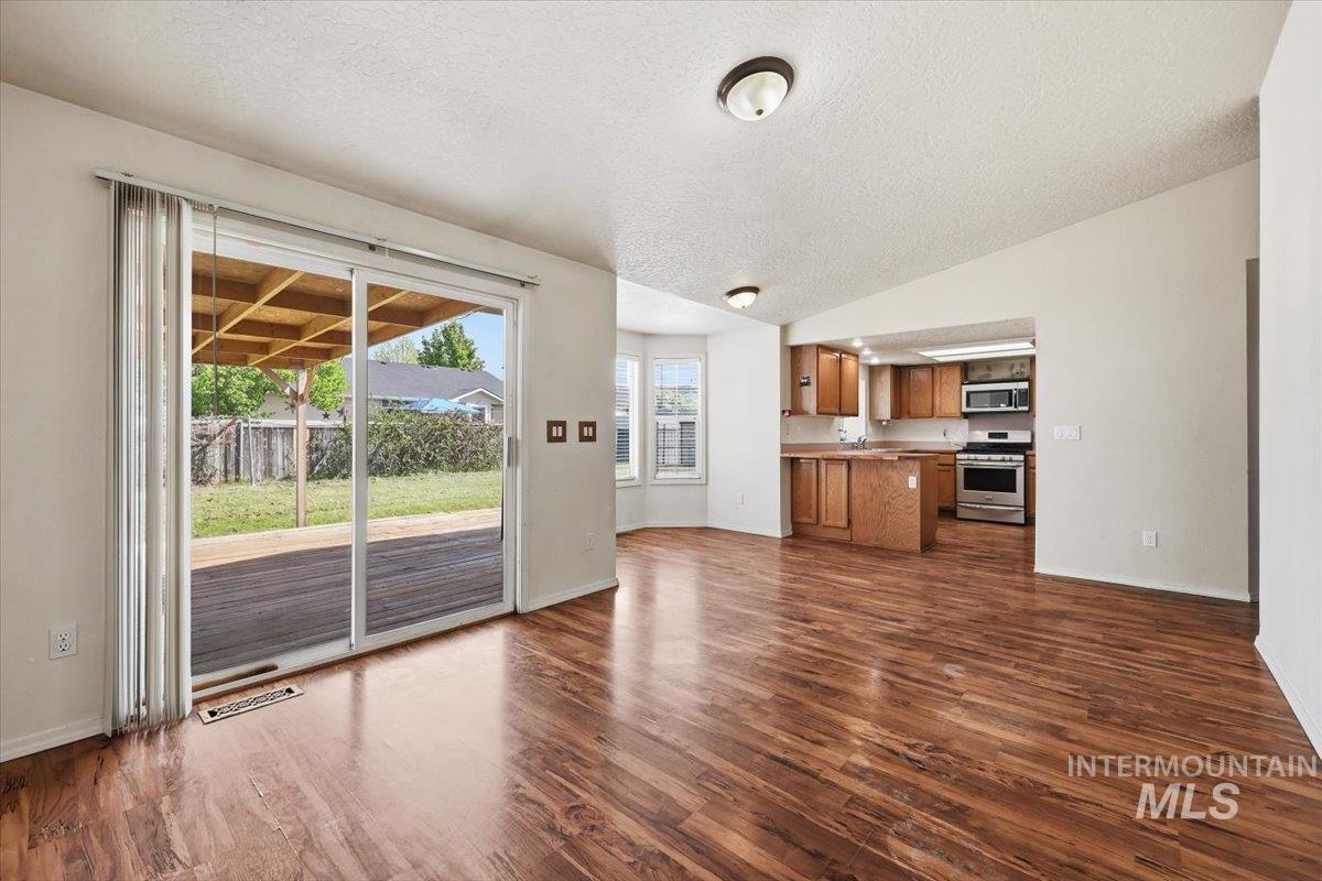 730 W Sunwood Ct, Kuna, Idaho 83634-2345, 3 Bedrooms, 2 Bathrooms, Residential For Sale, Price $365,000, 98984857