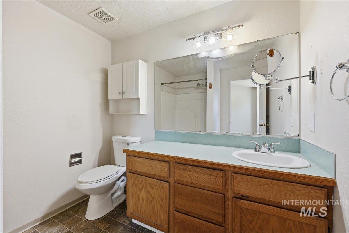 730 W Sunwood Ct, Kuna, Idaho 83634-2345, 3 Bedrooms, 2 Bathrooms, Residential For Sale, Price $365,000, 98984857