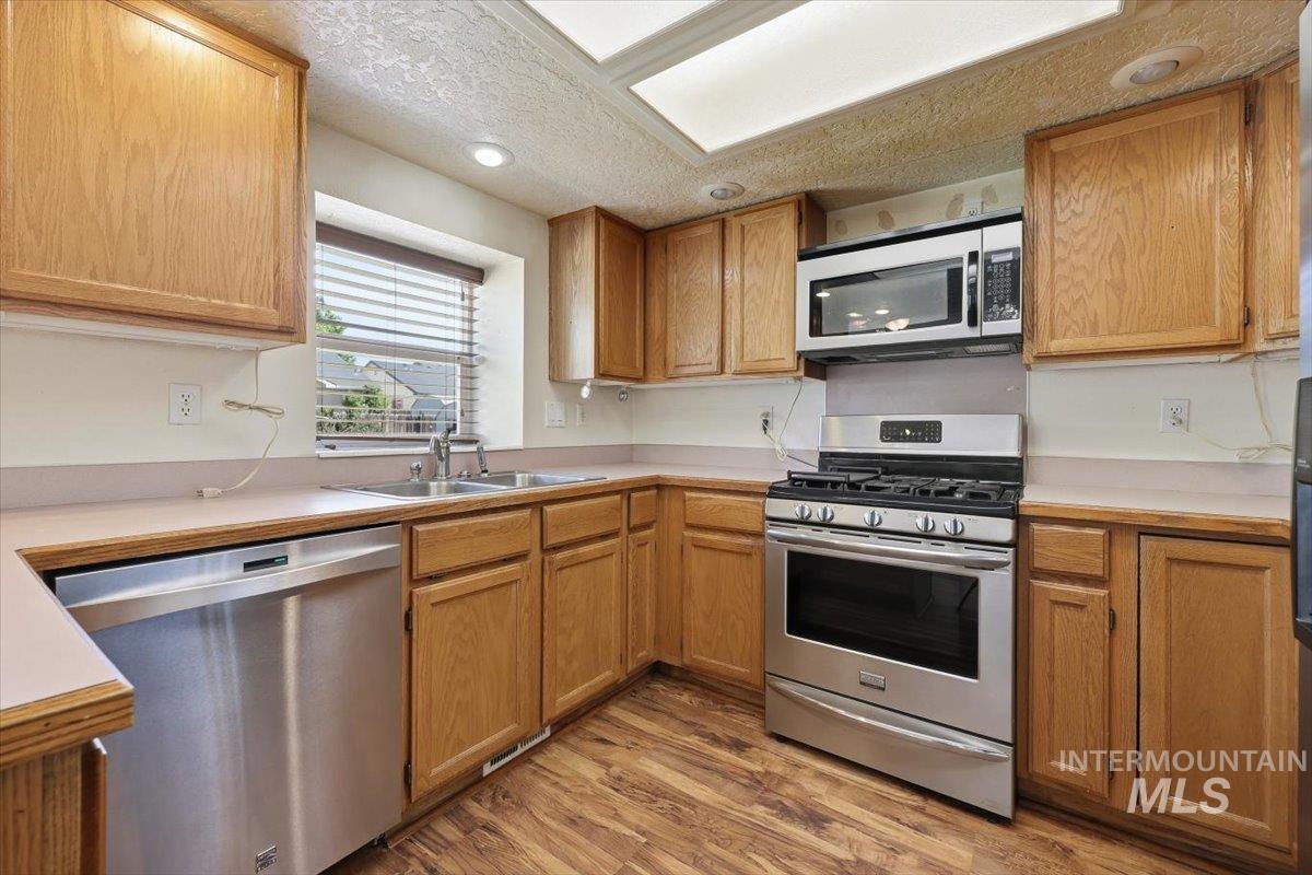 730 W Sunwood Ct, Kuna, Idaho 83634-2345, 3 Bedrooms, 2 Bathrooms, Residential For Sale, Price $365,000, 98984857