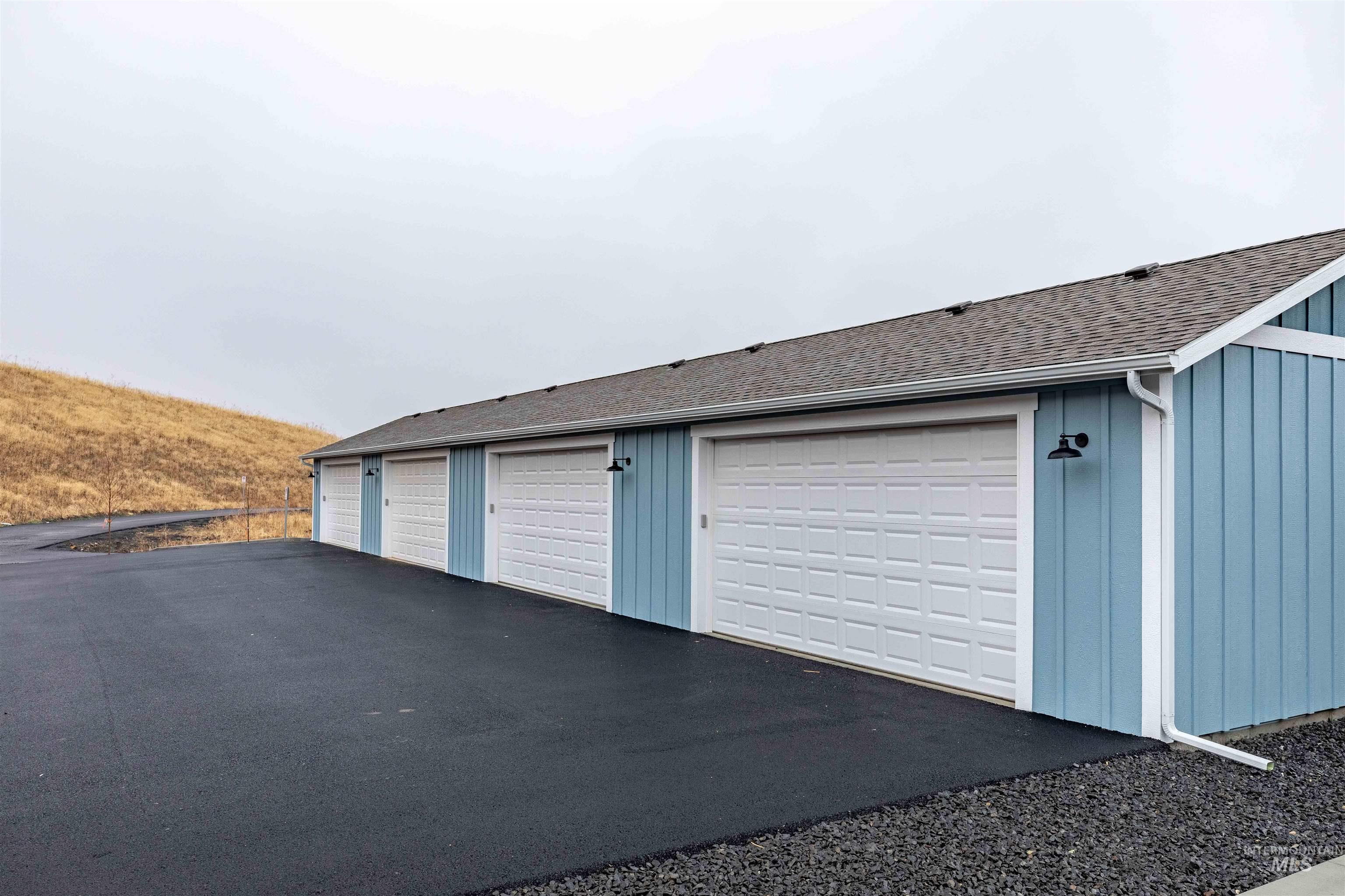 1215 Edington Ave, Moscow, Idaho 83834, 3 Bedrooms, 3 Bathrooms, Residential For Sale, Price $475,000,MLS 98984866