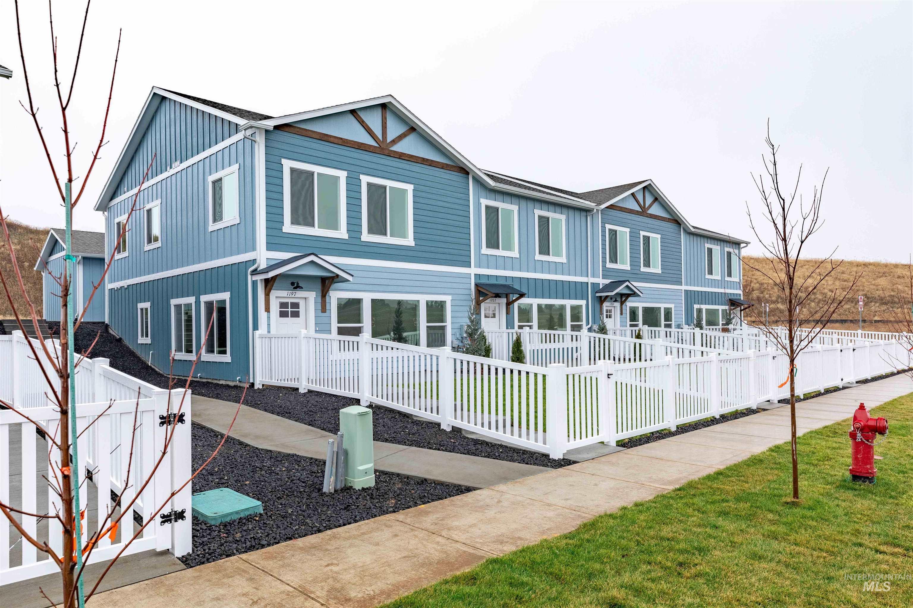 1215 Edington Ave, Moscow, Idaho 83834, 3 Bedrooms, 3 Bathrooms, Residential For Sale, Price $475,000,MLS 98984866