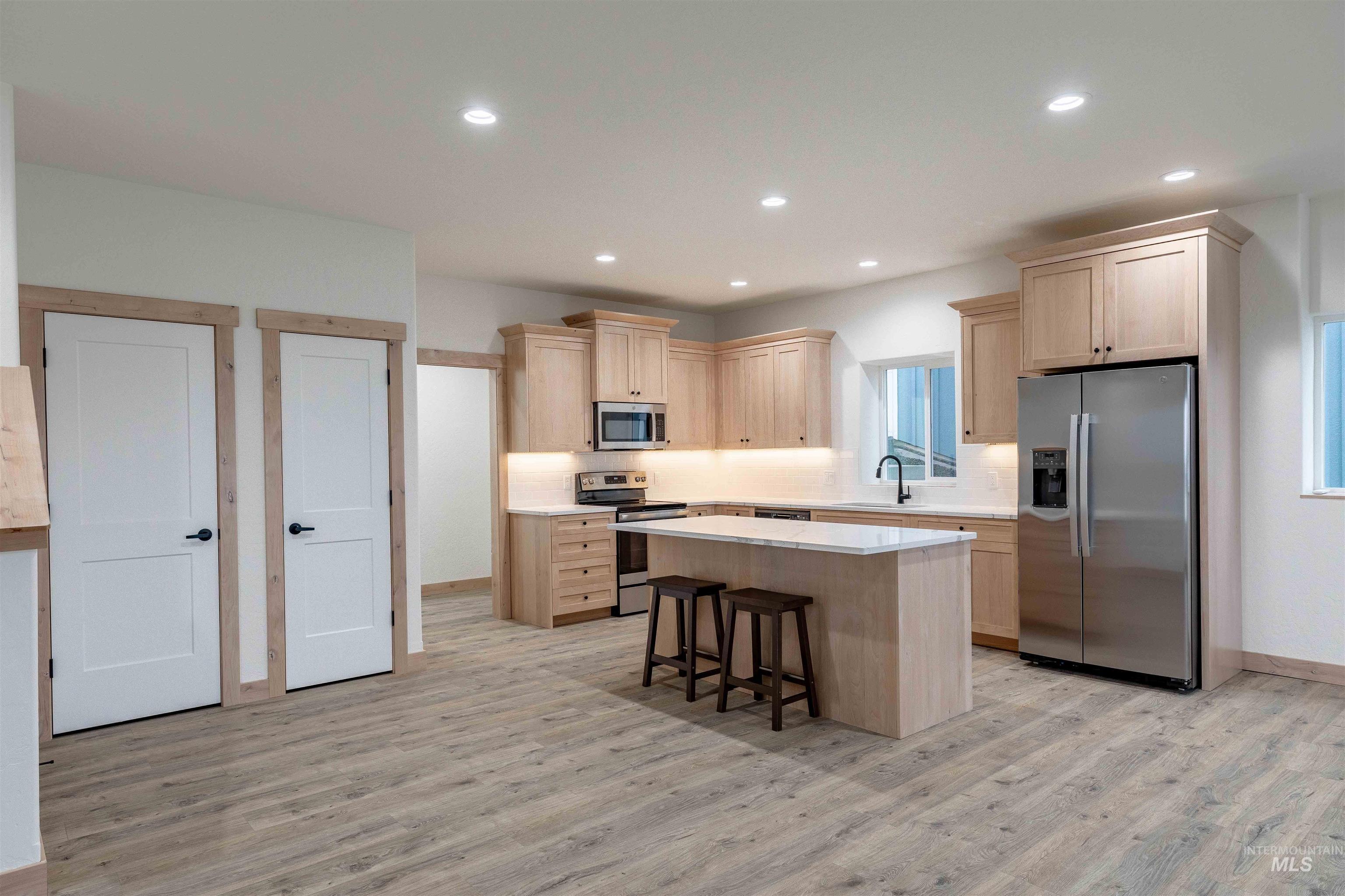 1215 Edington Ave, Moscow, Idaho 83834, 3 Bedrooms, 3 Bathrooms, Residential For Sale, Price $475,000,MLS 98984866