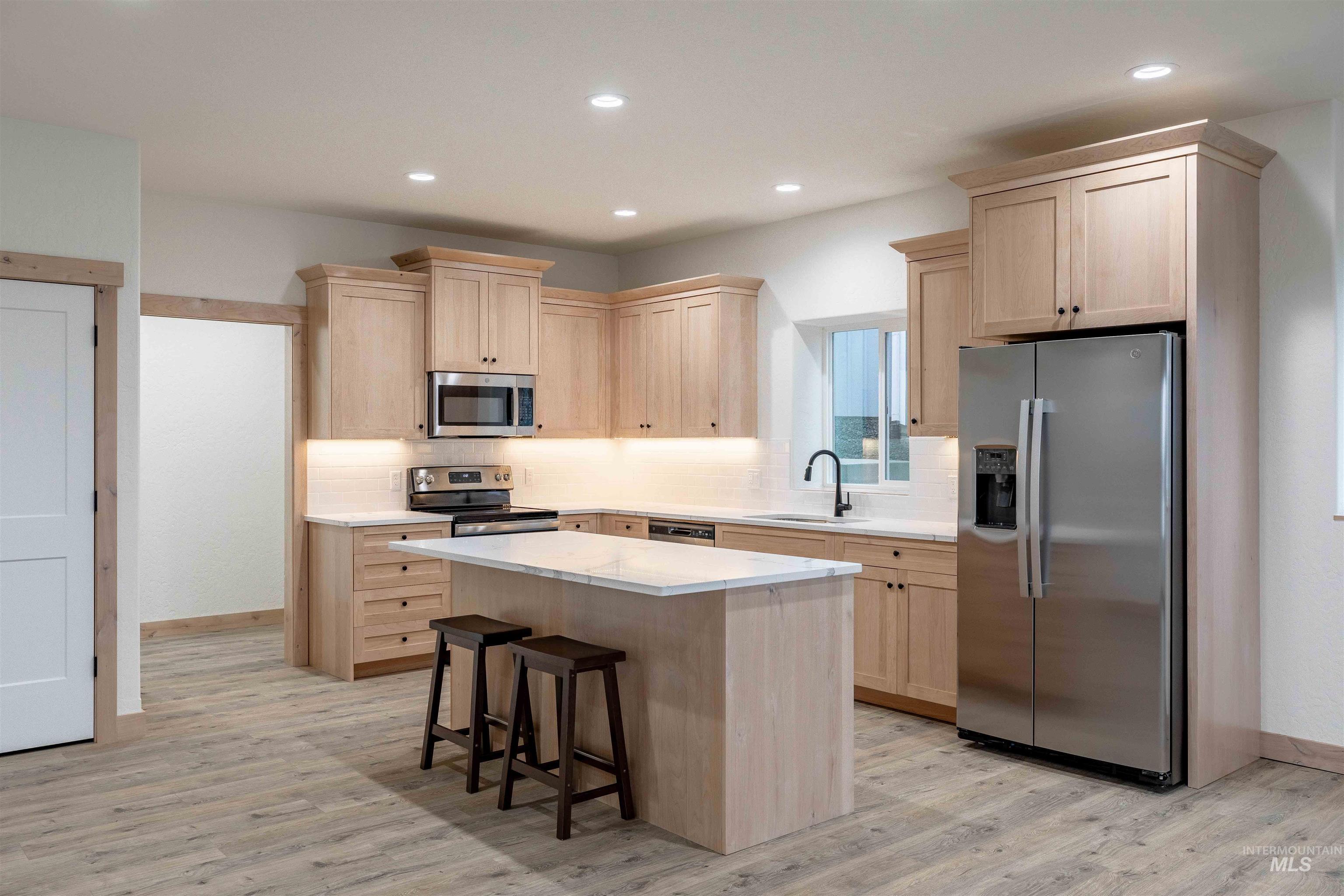 1215 Edington Ave, Moscow, Idaho 83834, 3 Bedrooms, 3 Bathrooms, Residential For Sale, Price $475,000,MLS 98984866