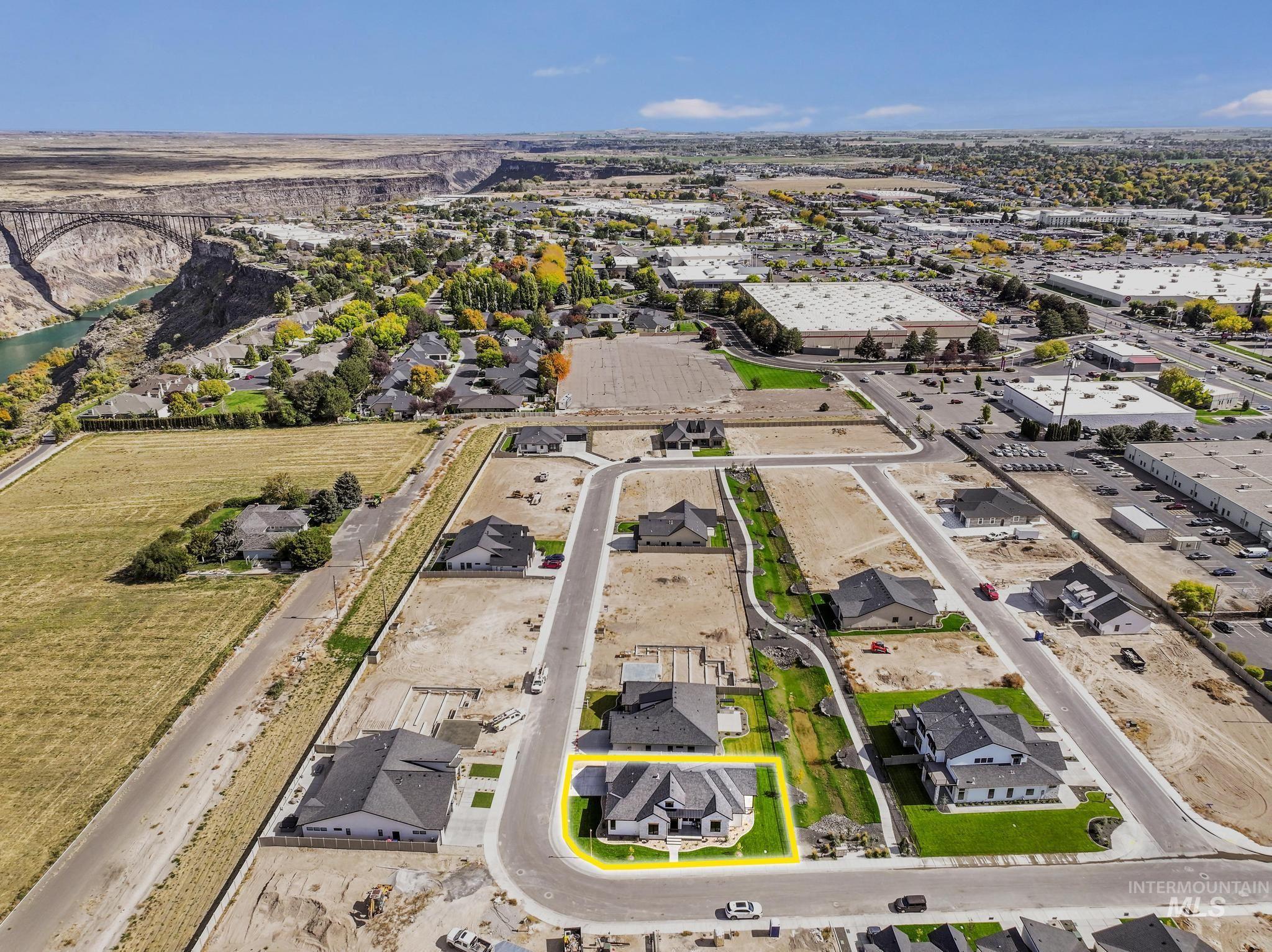 532 Canyon Falls, Twin Falls, Idaho 83301, 4 Bedrooms, 3 Bathrooms, Residential For Sale, Price $750,000,MLS 98984873