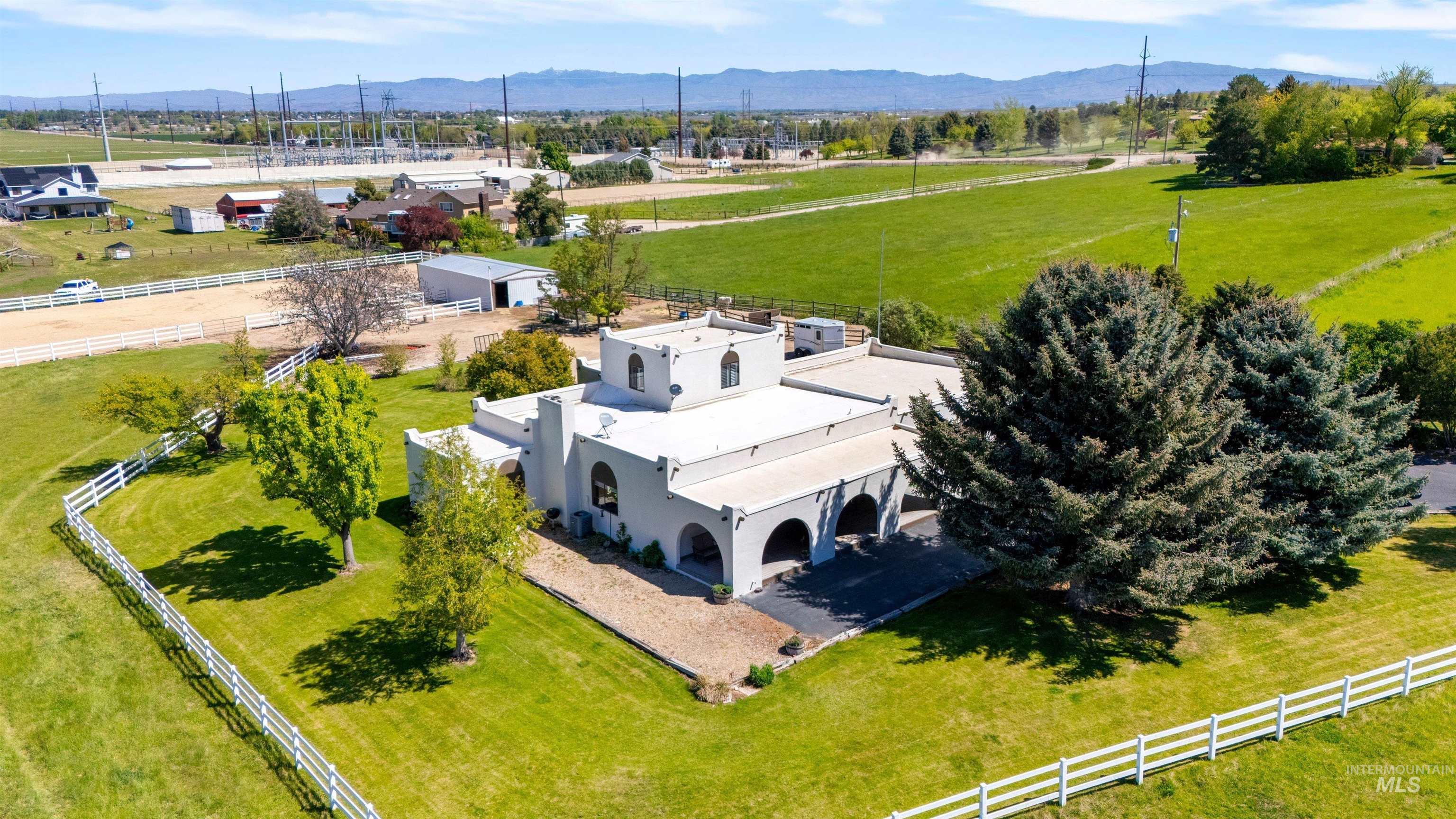 6144 E Deer Flat Road, Kuna, Idaho 83634, 3 Bedrooms, 2.5 Bathrooms, Residential For Sale, Price $959,900, 98984875