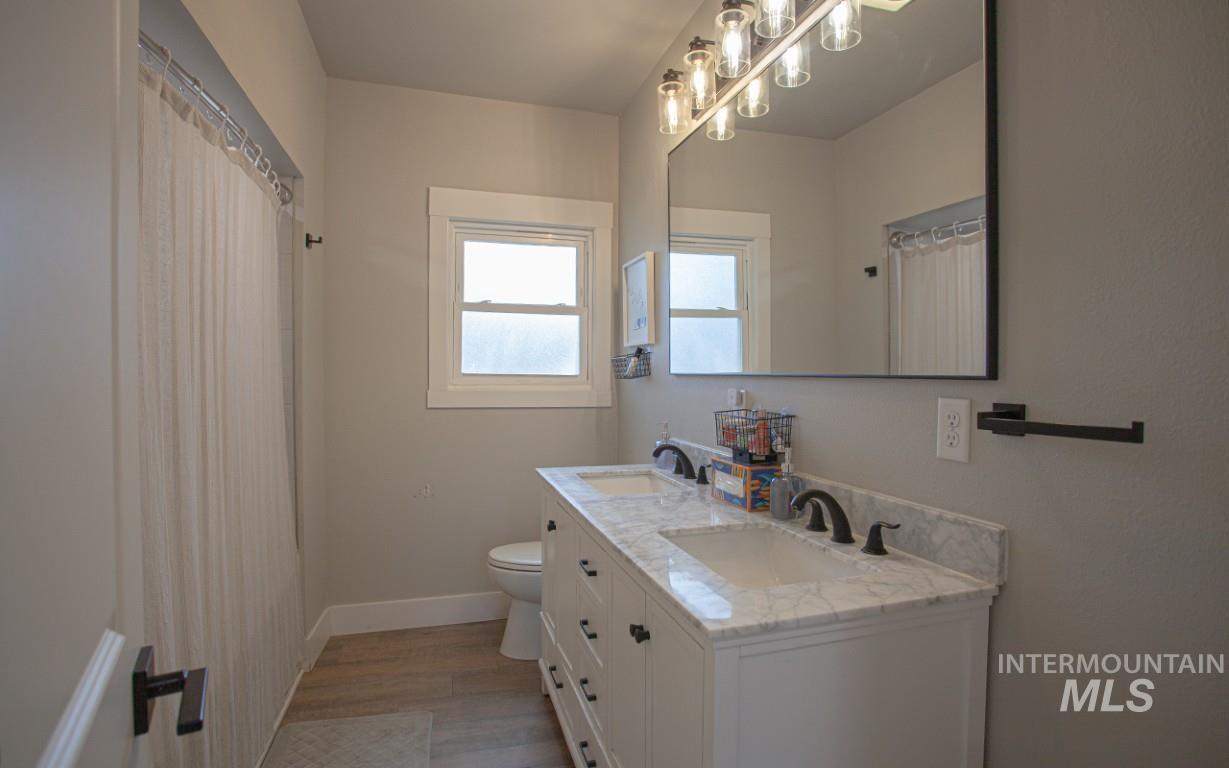 4800 W Franklin Rd, Boise, Idaho 83705, 4 Bedrooms, 2 Bathrooms, Residential For Sale, Price $514,900,MLS 98984877