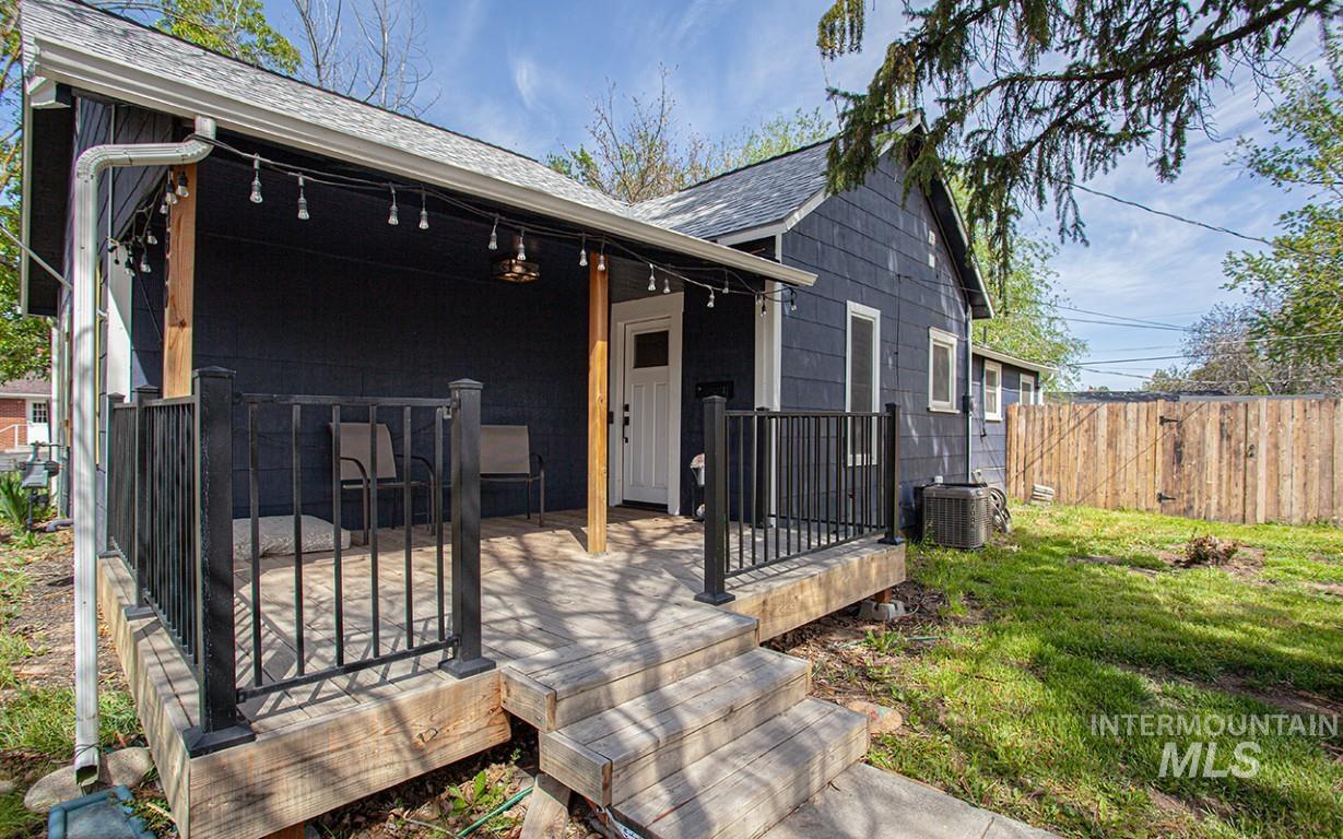 4800 W Franklin Rd, Boise, Idaho 83705, 4 Bedrooms, 2 Bathrooms, Residential For Sale, Price $514,900,MLS 98984877
