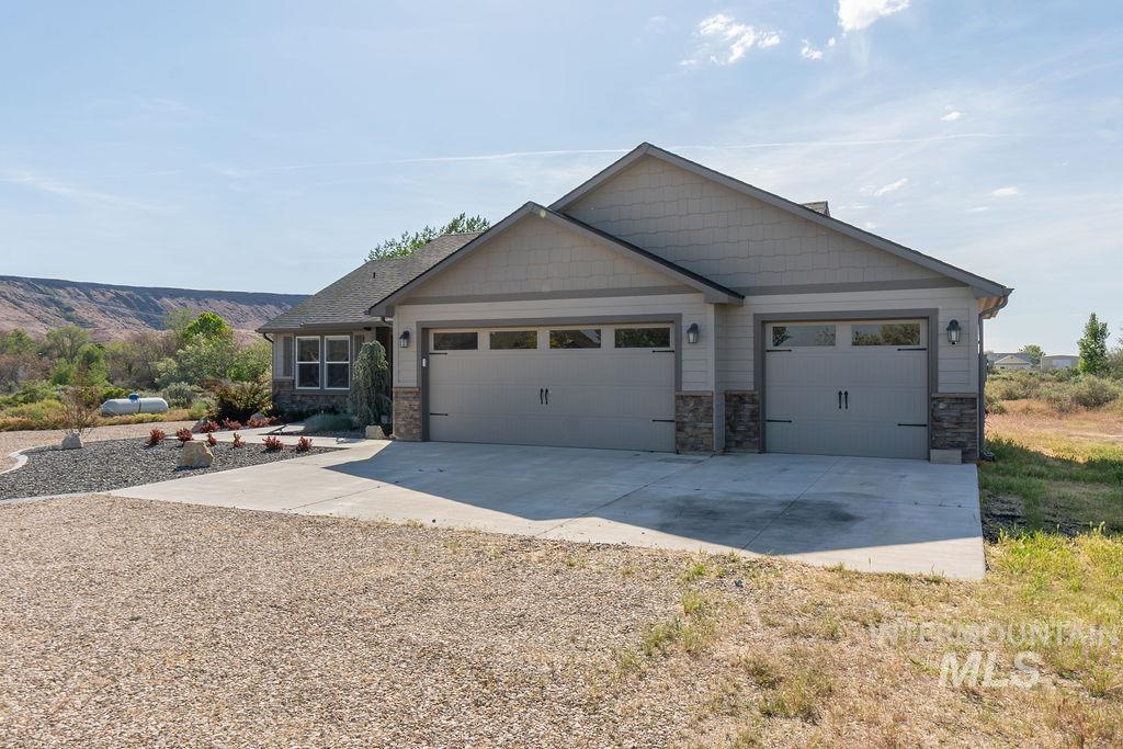 9119 Poplar Drive, Melba, Idaho 83641-4241, 3 Bedrooms, 2 Bathrooms, Residential For Sale, Price $749,999, 98984879
