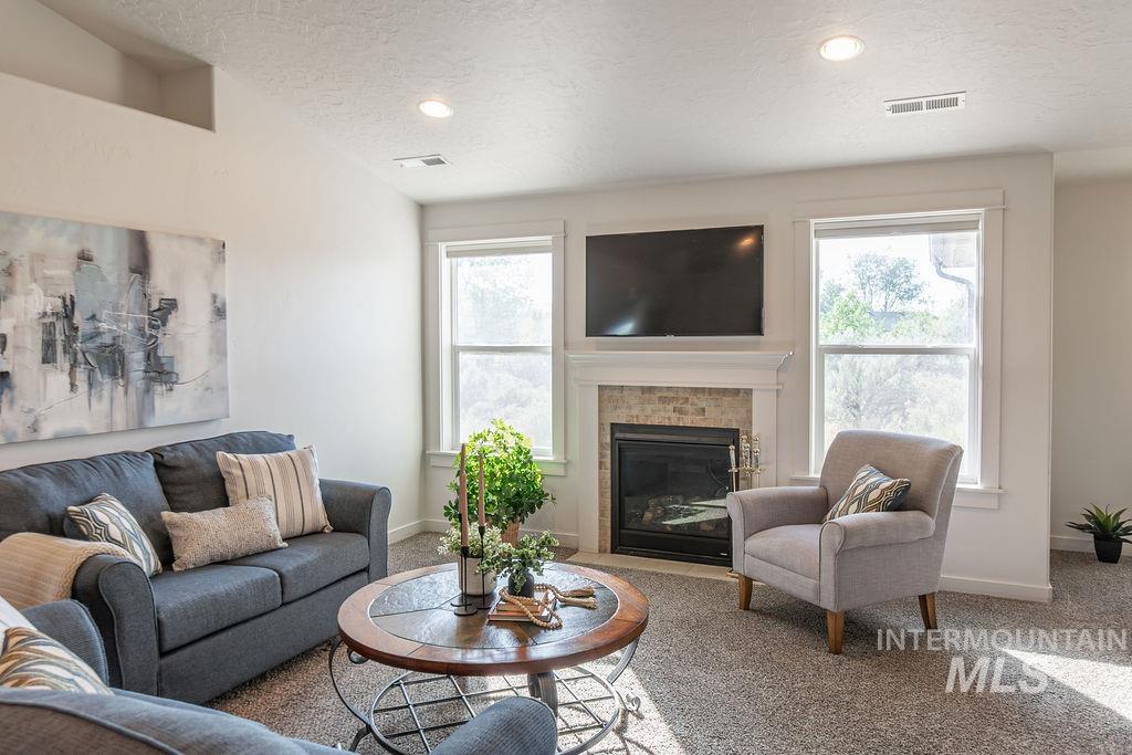 9119 Poplar Drive, Melba, Idaho 83641-4241, 3 Bedrooms, 2 Bathrooms, Residential For Sale, Price $749,999, 98984879