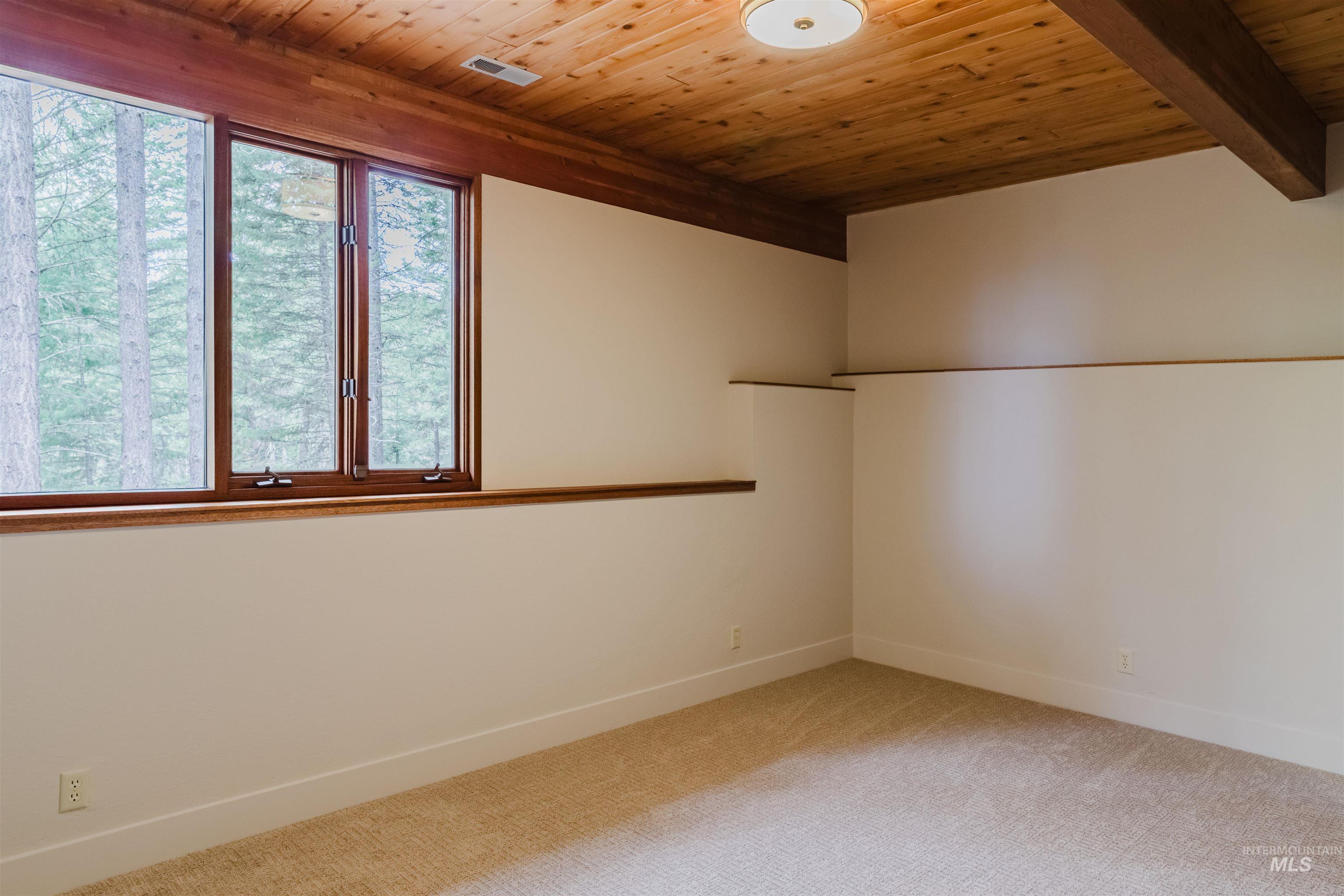 136 Silver Fox Trail, McCall, Idaho 83638, 4 Bedrooms, 2.5 Bathrooms, Residential For Sale, Price $1,250,000,MLS 98984880